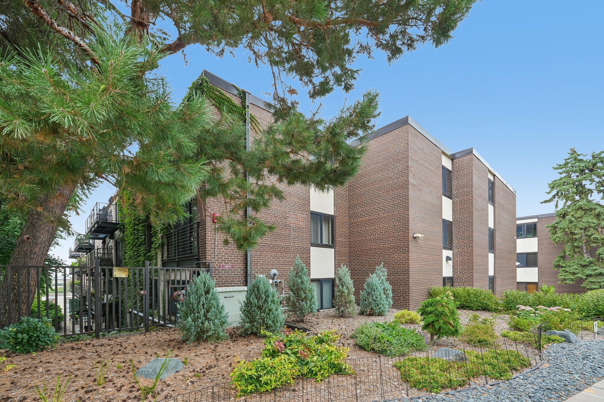View of Residential at 52 Groveland Terrace #A412, Minneapolis MN 55403, Minneapolis (29 of 37) - Mike Wilen | Minnesota Team Real Estate