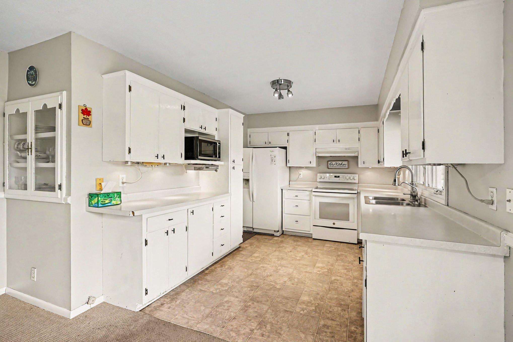 View of Residential at 981 Oriole Drive, Apple Valley MN 55124, Apple Valley (3 of 27) - Mike Wilen | Minnesota Team Real Estate