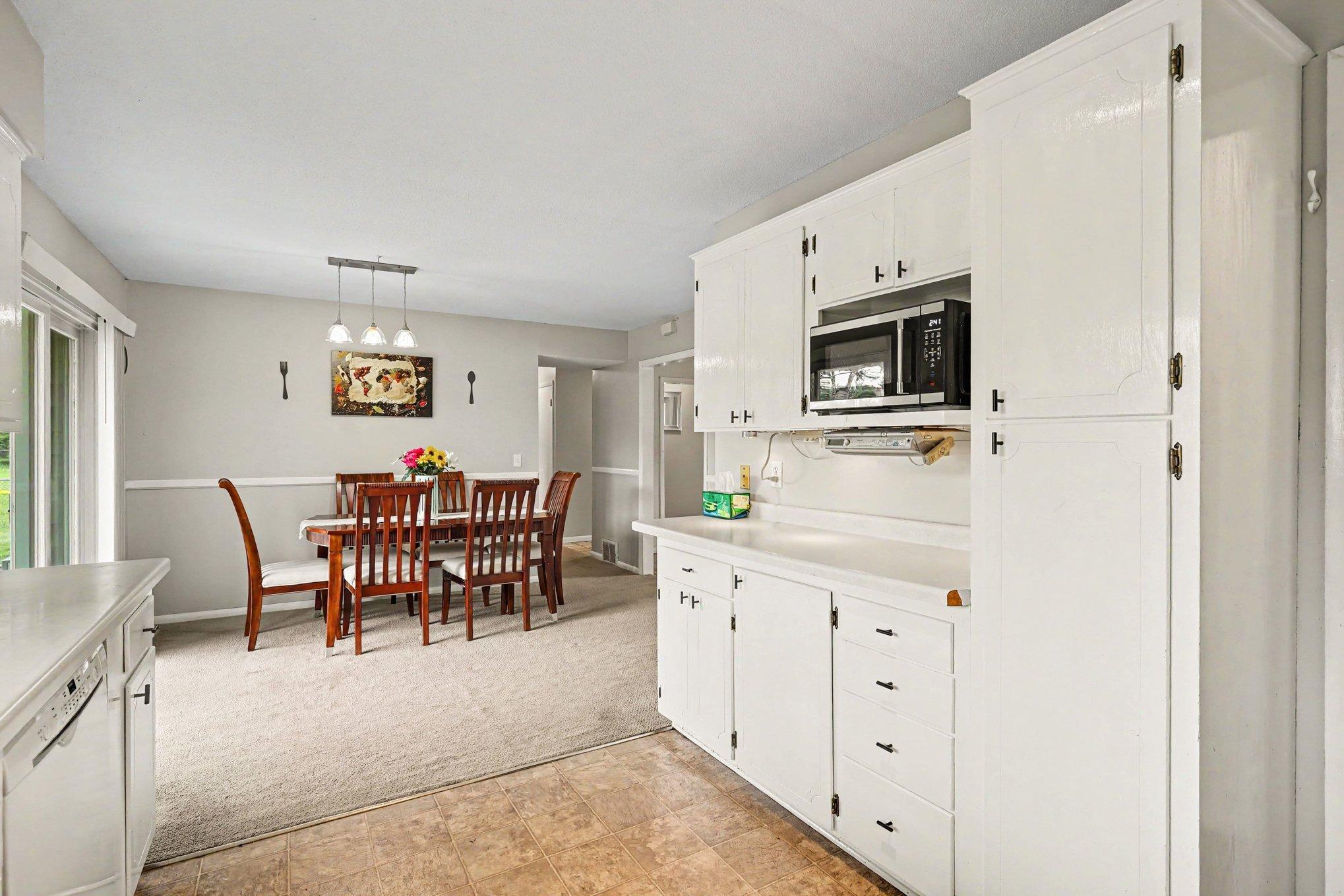 View of Residential at 981 Oriole Drive, Apple Valley MN 55124, Apple Valley (16 of 27) - Mike Wilen | Minnesota Team Real Estate