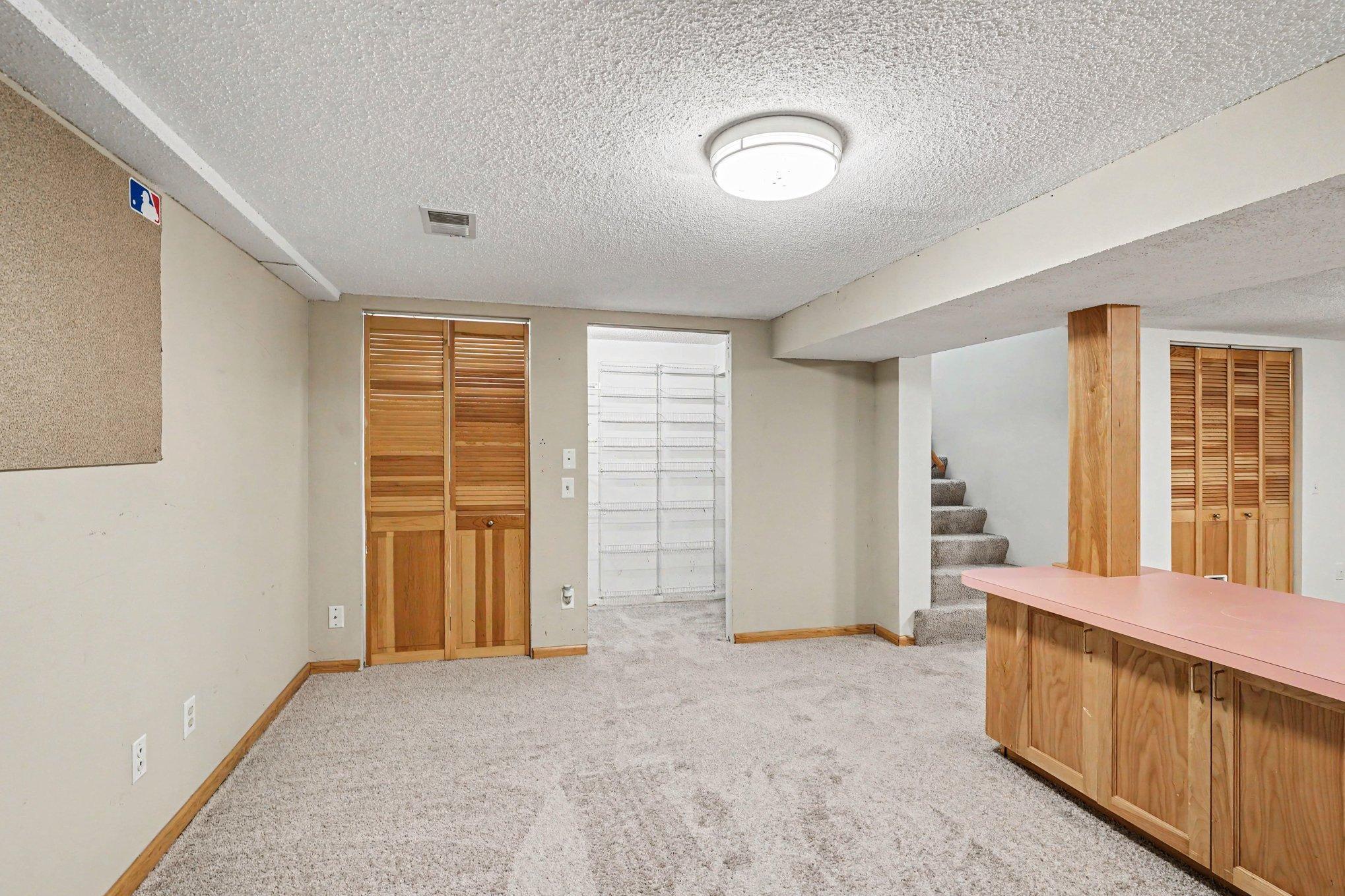 View of Residential at 981 Oriole Drive, Apple Valley MN 55124, Apple Valley (20 of 27) - Mike Wilen | Minnesota Team Real Estate