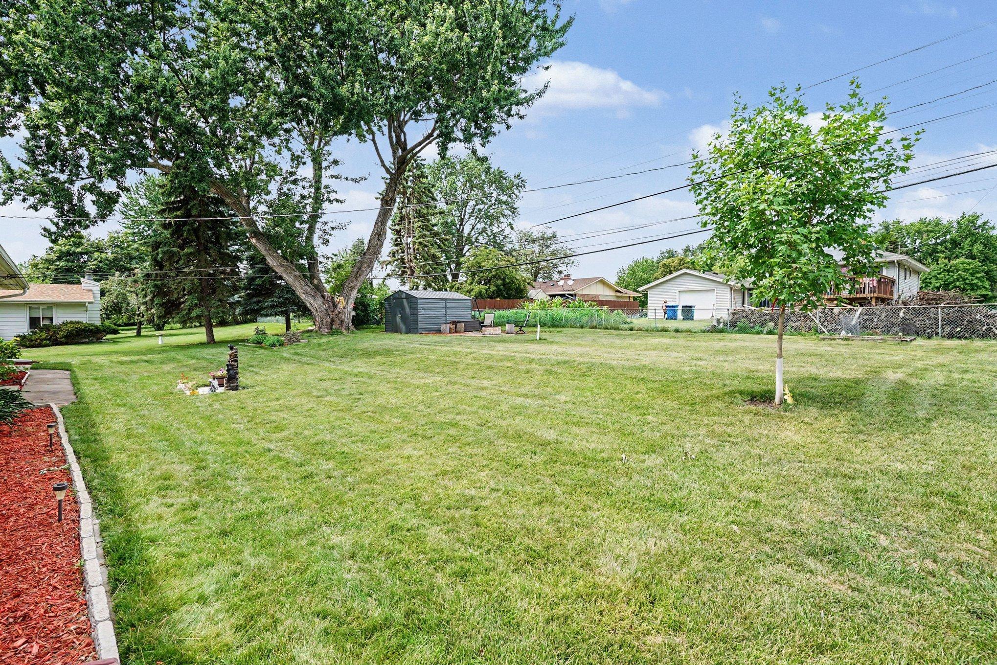 View of Residential at 981 Oriole Drive, Apple Valley MN 55124, Apple Valley (23 of 27) - Mike Wilen | Minnesota Team Real Estate