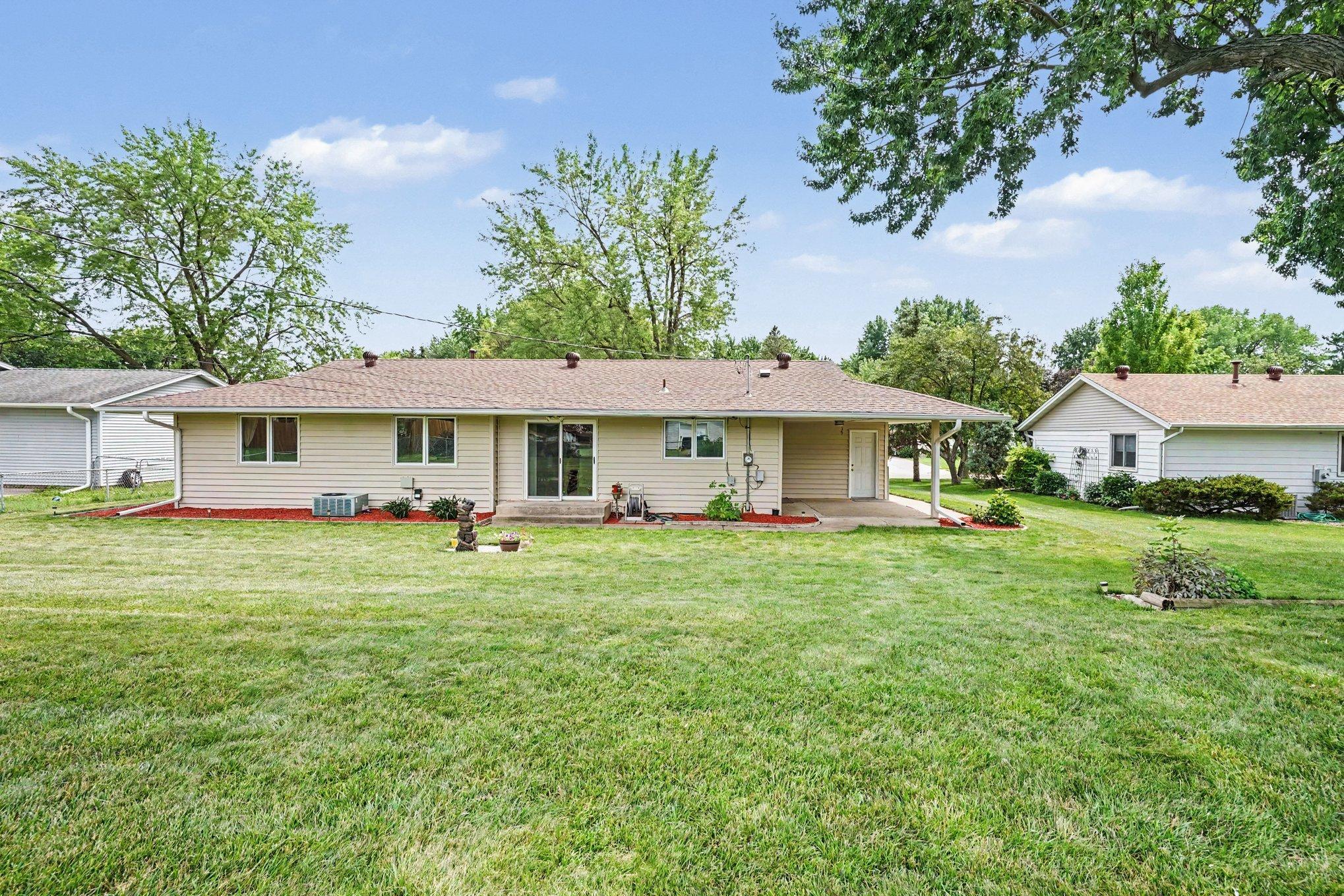 View of Residential at 981 Oriole Drive, Apple Valley MN 55124, Apple Valley (24 of 27) - Mike Wilen | Minnesota Team Real Estate