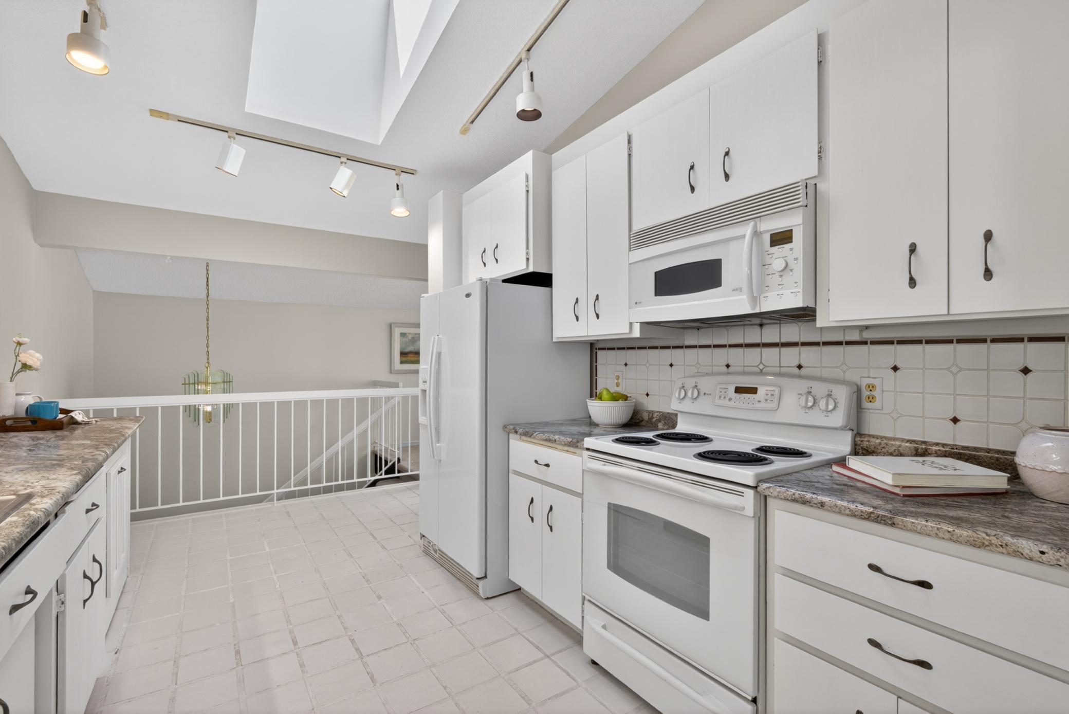 View of Residential at 6066 Blake Ridge Road, Edina MN 55436, Edina (9 of 38) - Mike Wilen | Minnesota Team Real Estate