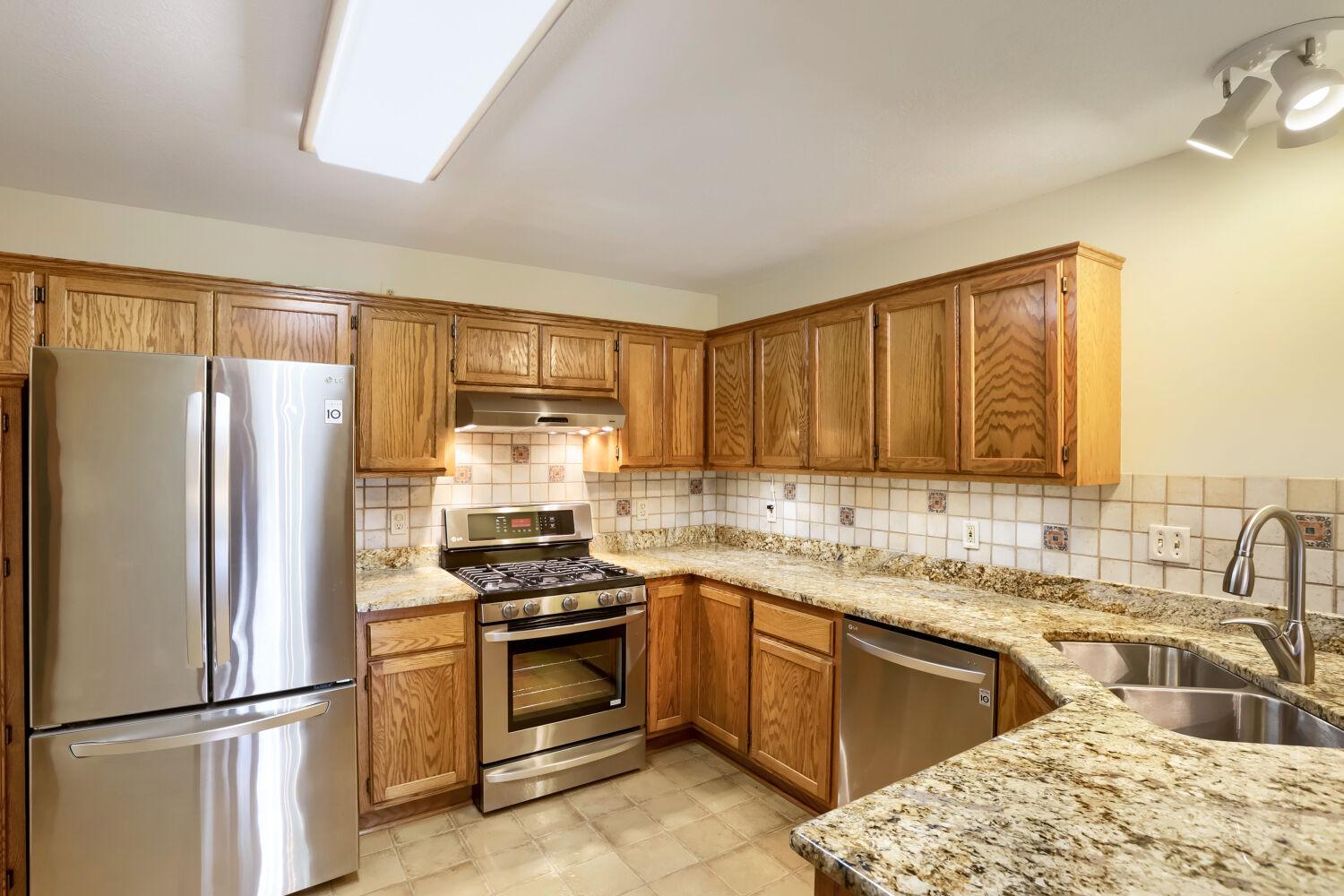 View of Residential at 1896 Beebe Road, Maplewood MN 55109, Maplewood (6 of 23) - Mike Wilen | Minnesota Team Real Estate