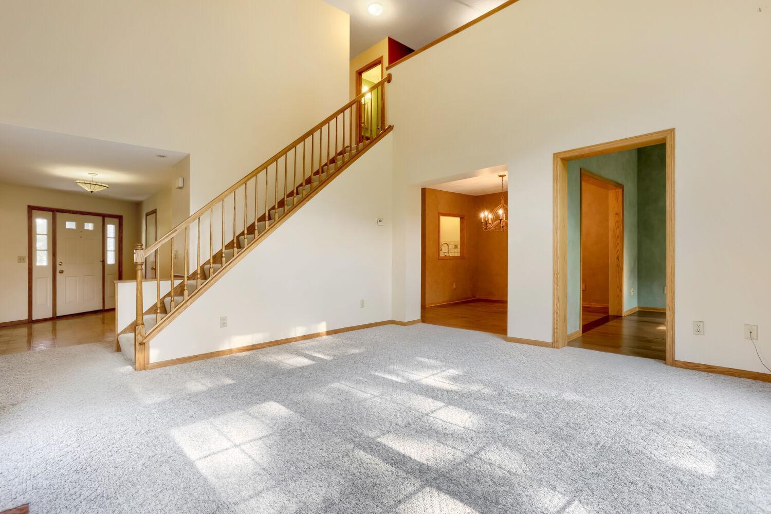 View of Residential at 1896 Beebe Road, Maplewood MN 55109, Maplewood (4 of 23) - Mike Wilen | Minnesota Team Real Estate