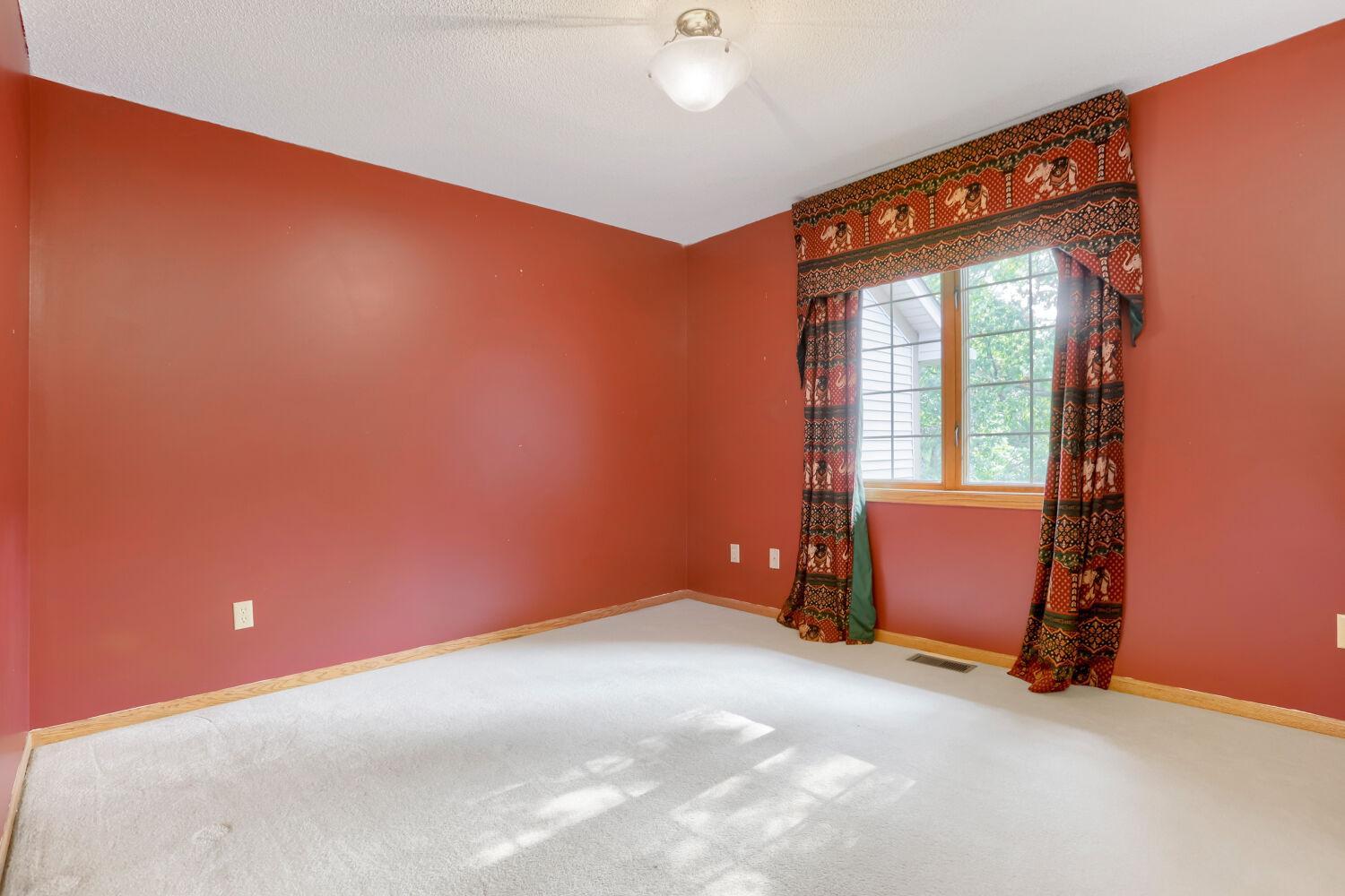 View of Residential at 1896 Beebe Road, Maplewood MN 55109, Maplewood (16 of 23) - Mike Wilen | Minnesota Team Real Estate