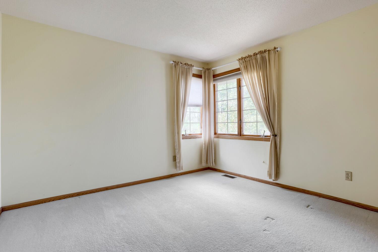 View of Residential at 1896 Beebe Road, Maplewood MN 55109, Maplewood (17 of 23) - Mike Wilen | Minnesota Team Real Estate