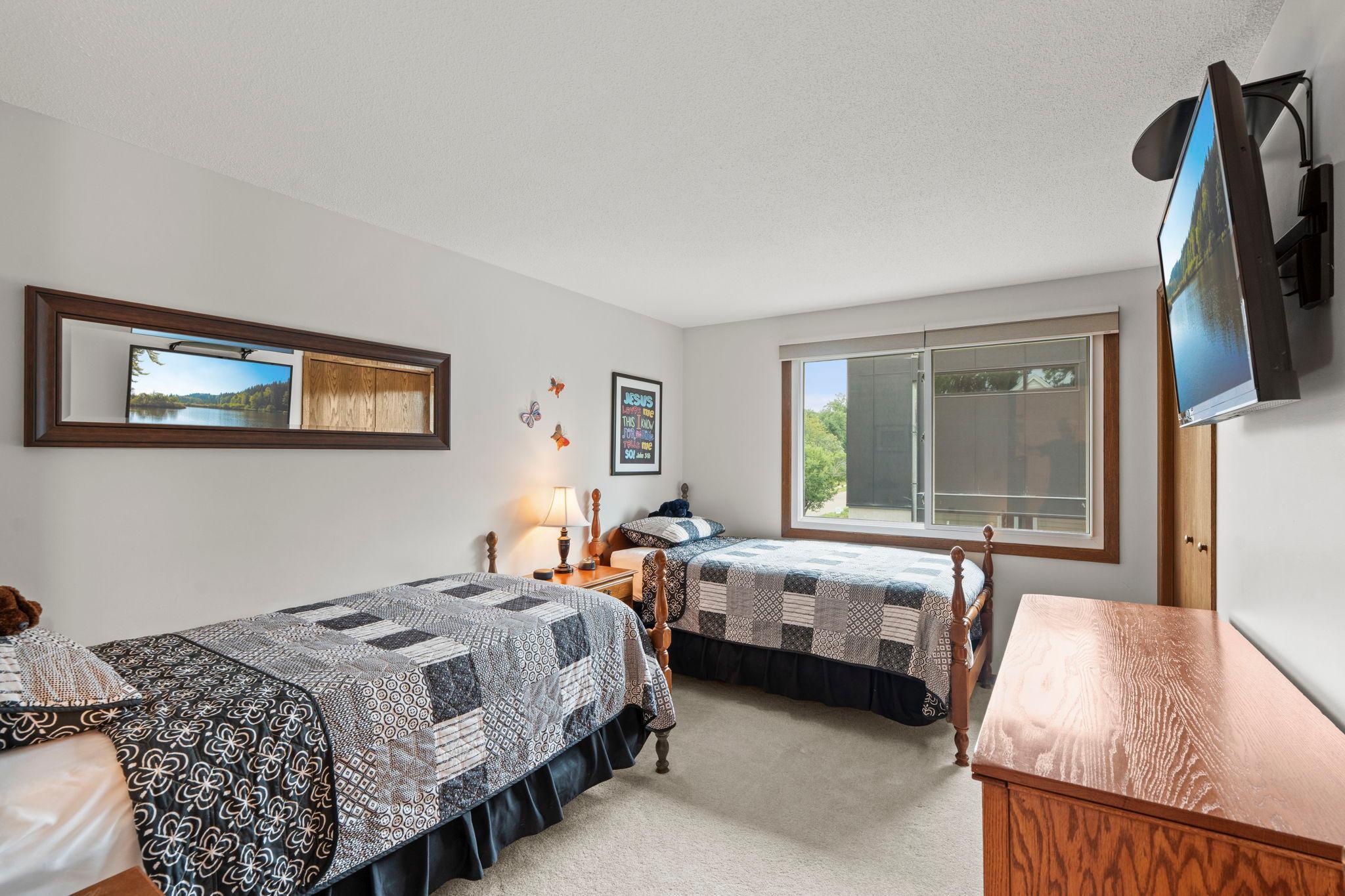 View of Residential at 4102 Grimes Avenue, Edina MN 55416, Edina (29 of 61) - Mike Wilen | Minnesota Team Real Estate