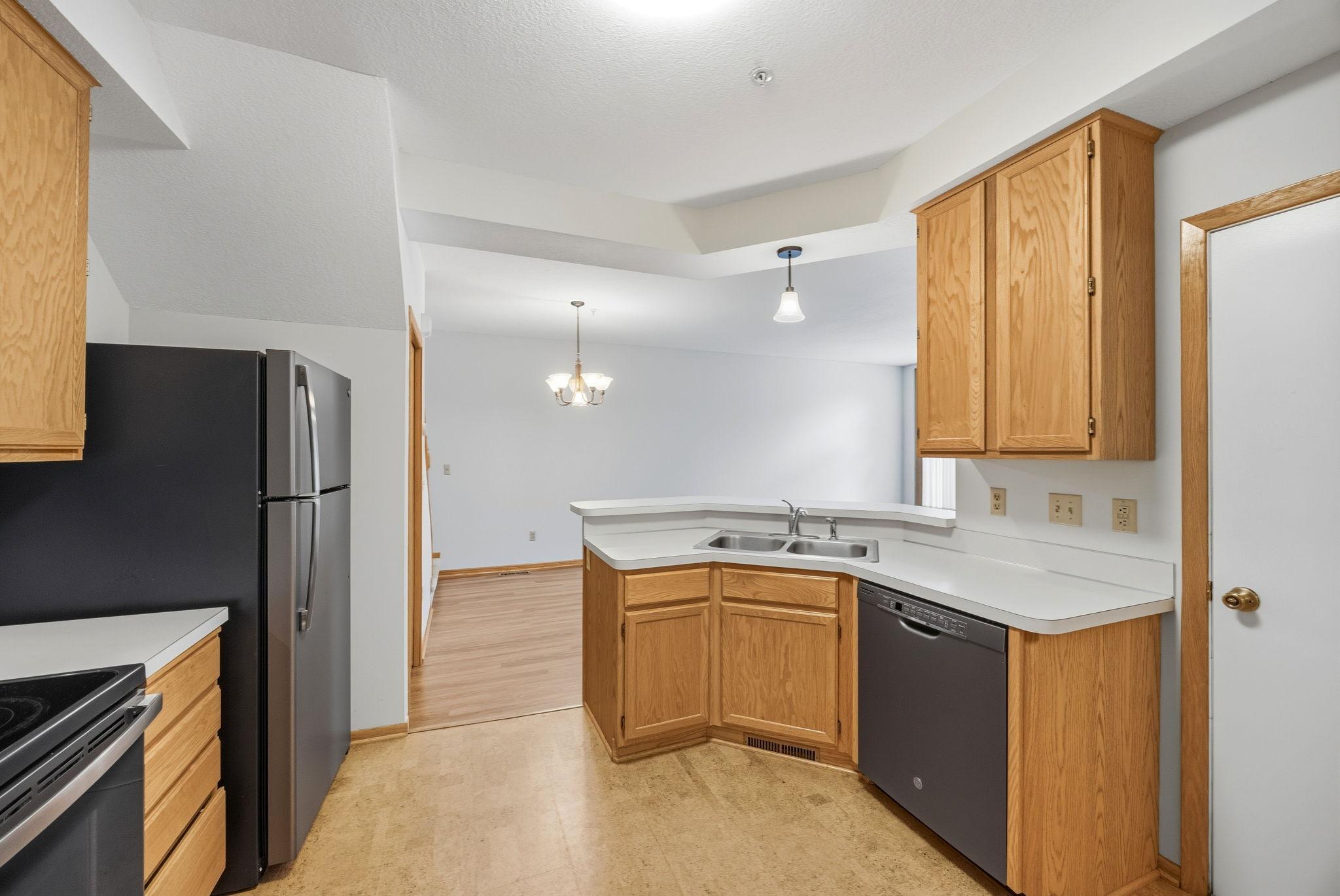 View of Residential at 2280 Ranchview Lane #27, Plymouth MN 55447, Plymouth (13 of 23) - Mike Wilen | Minnesota Team Real Estate
