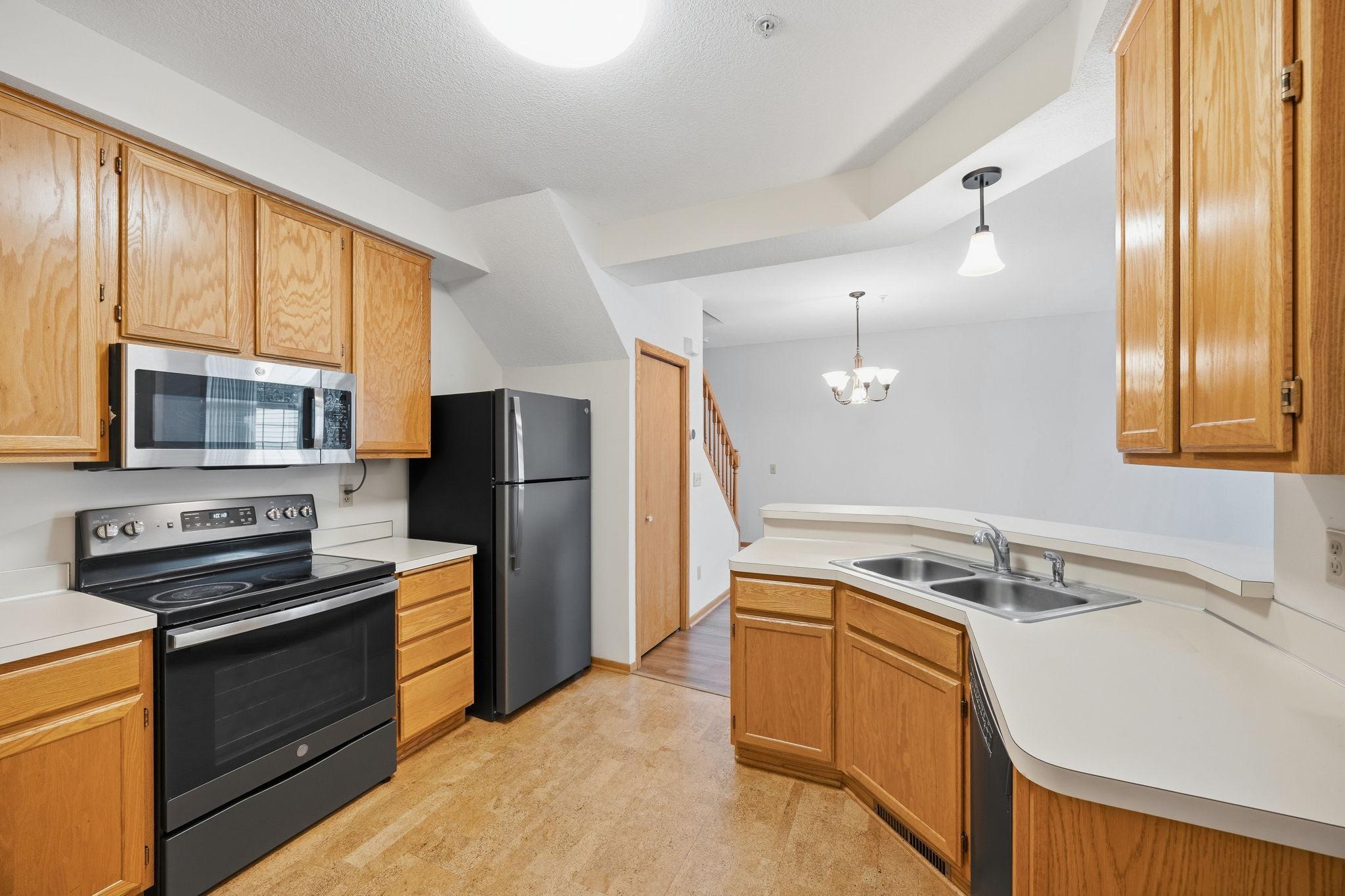 View of Residential at 2280 Ranchview Lane #27, Plymouth MN 55447, Plymouth (12 of 23) - Mike Wilen | Minnesota Team Real Estate