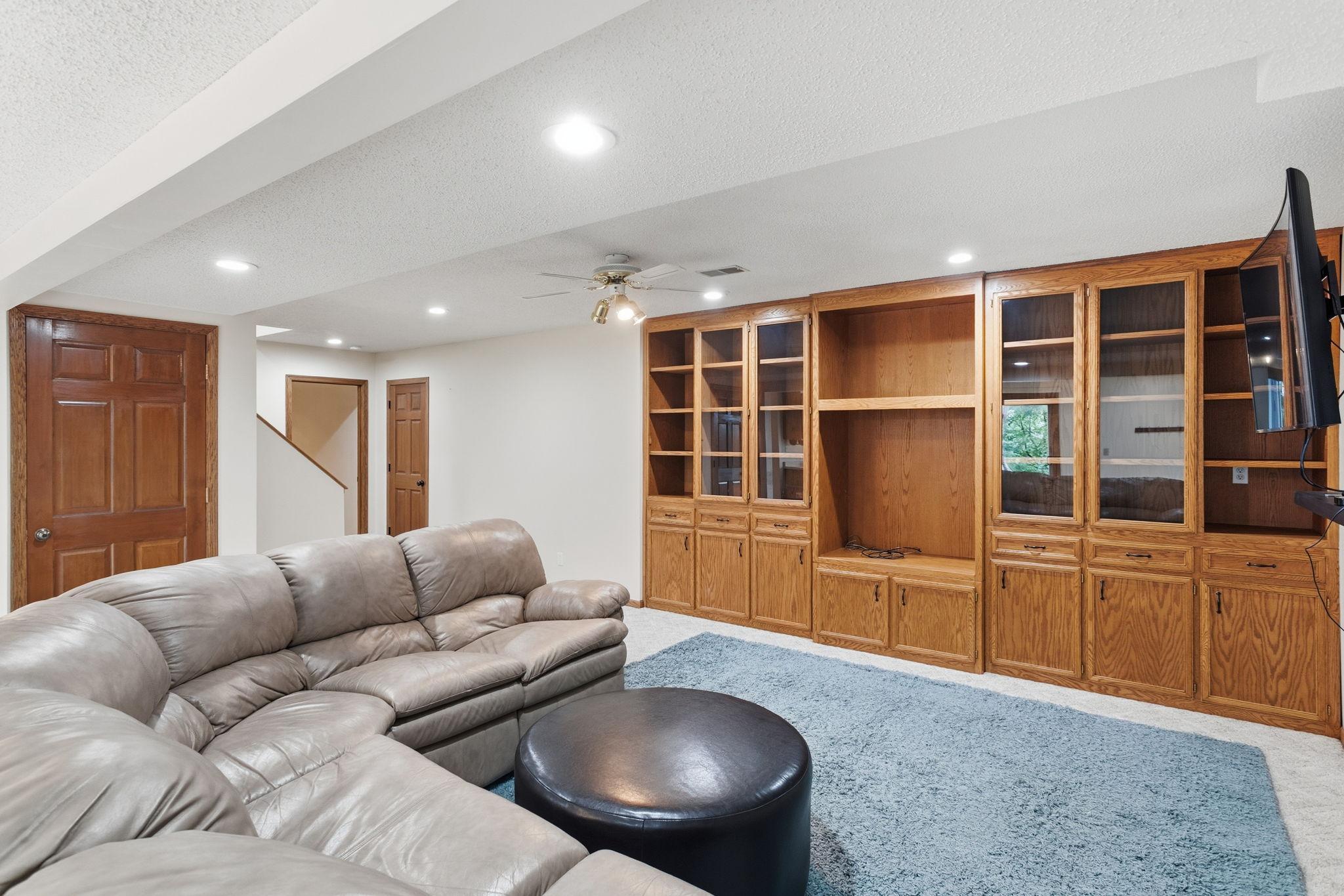 View of Residential at 1467 Kings Crest, Eagan MN 55122, Eagan (40 of 56) - Mike Wilen | Minnesota Team Real Estate