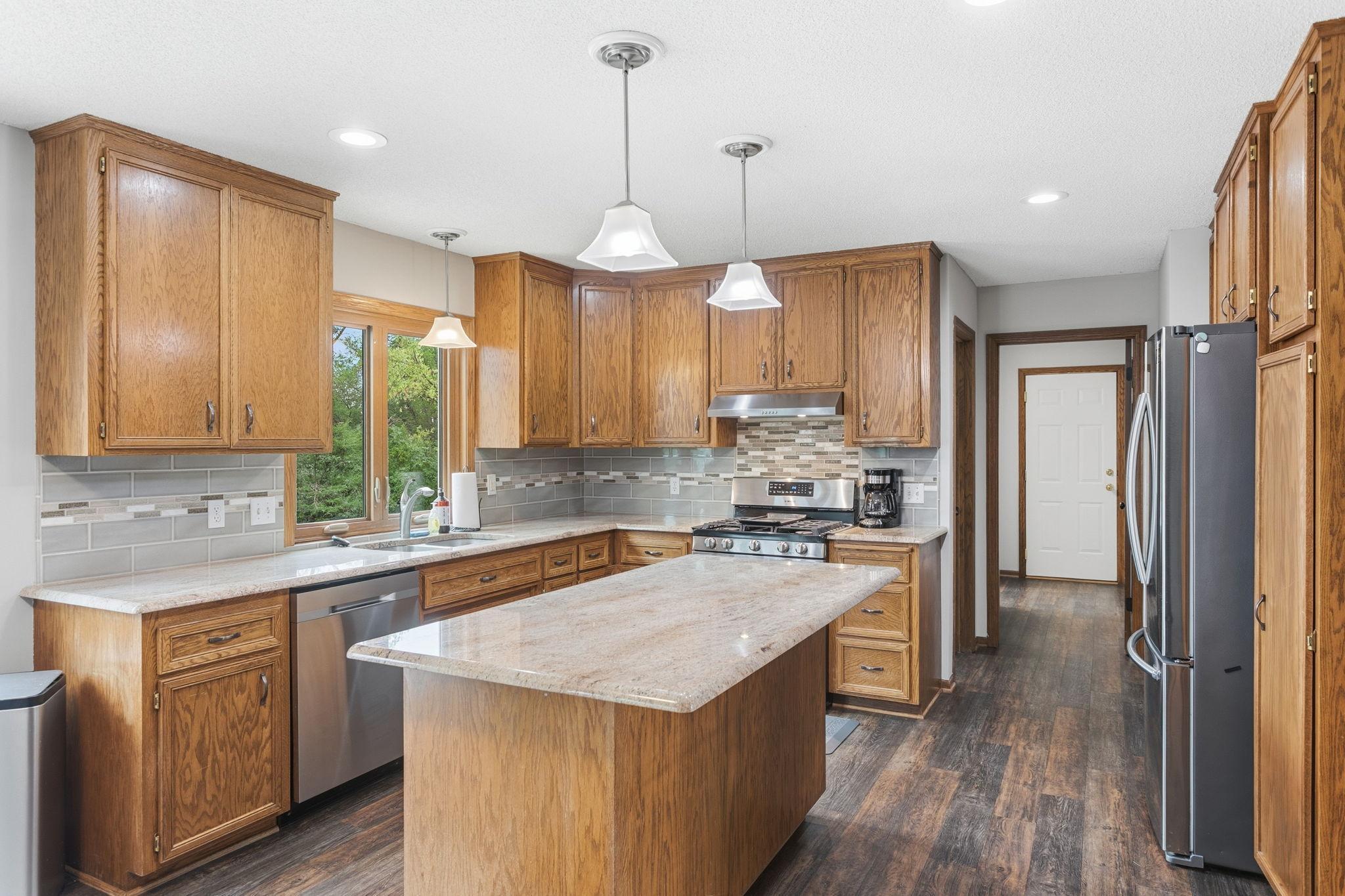View of Residential at 1467 Kings Crest, Eagan MN 55122, Eagan (26 of 56) - Mike Wilen | Minnesota Team Real Estate