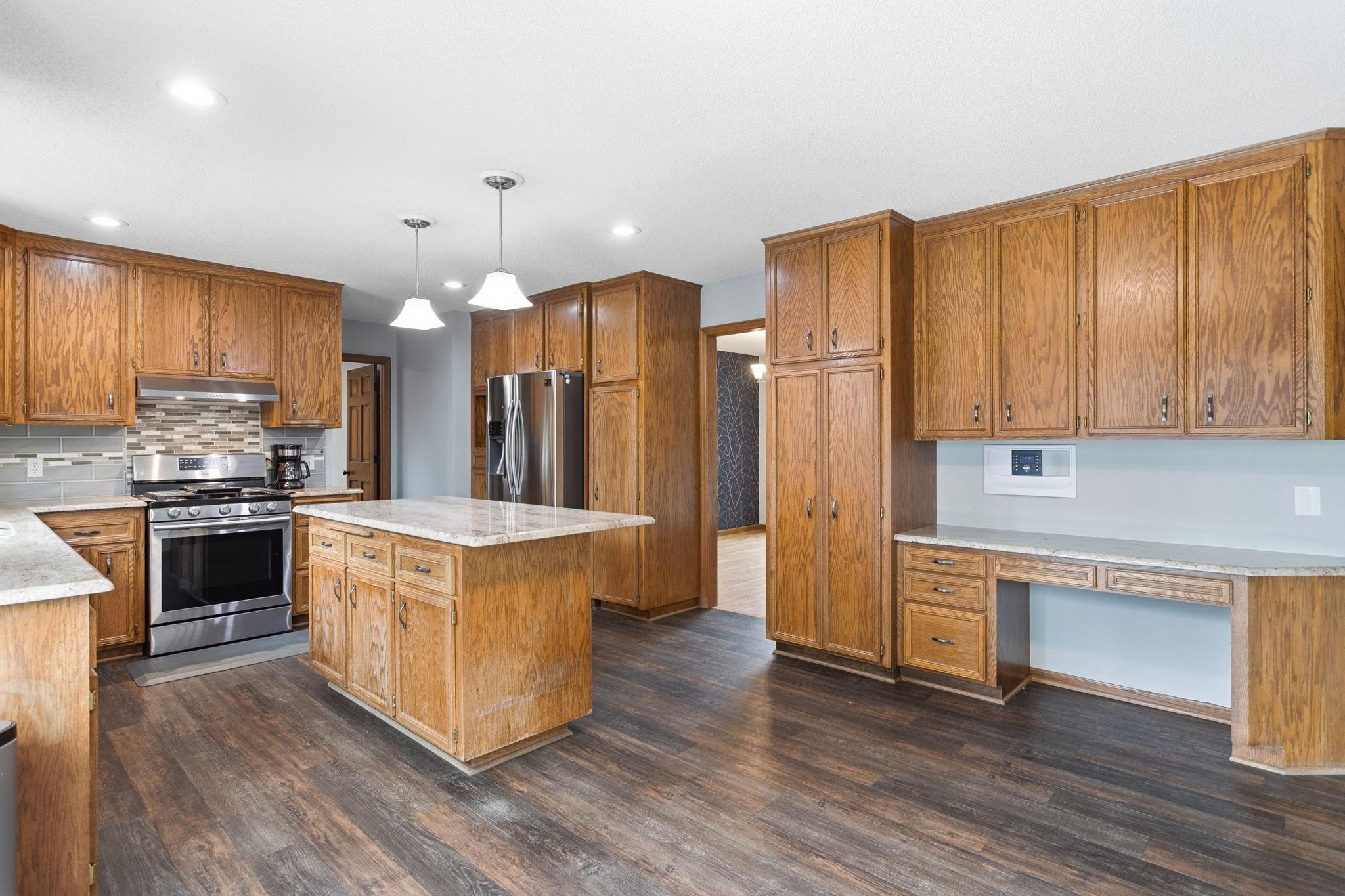 View of Residential at 1467 Kings Crest, Eagan MN 55122, Eagan (24 of 56) - Mike Wilen | Minnesota Team Real Estate