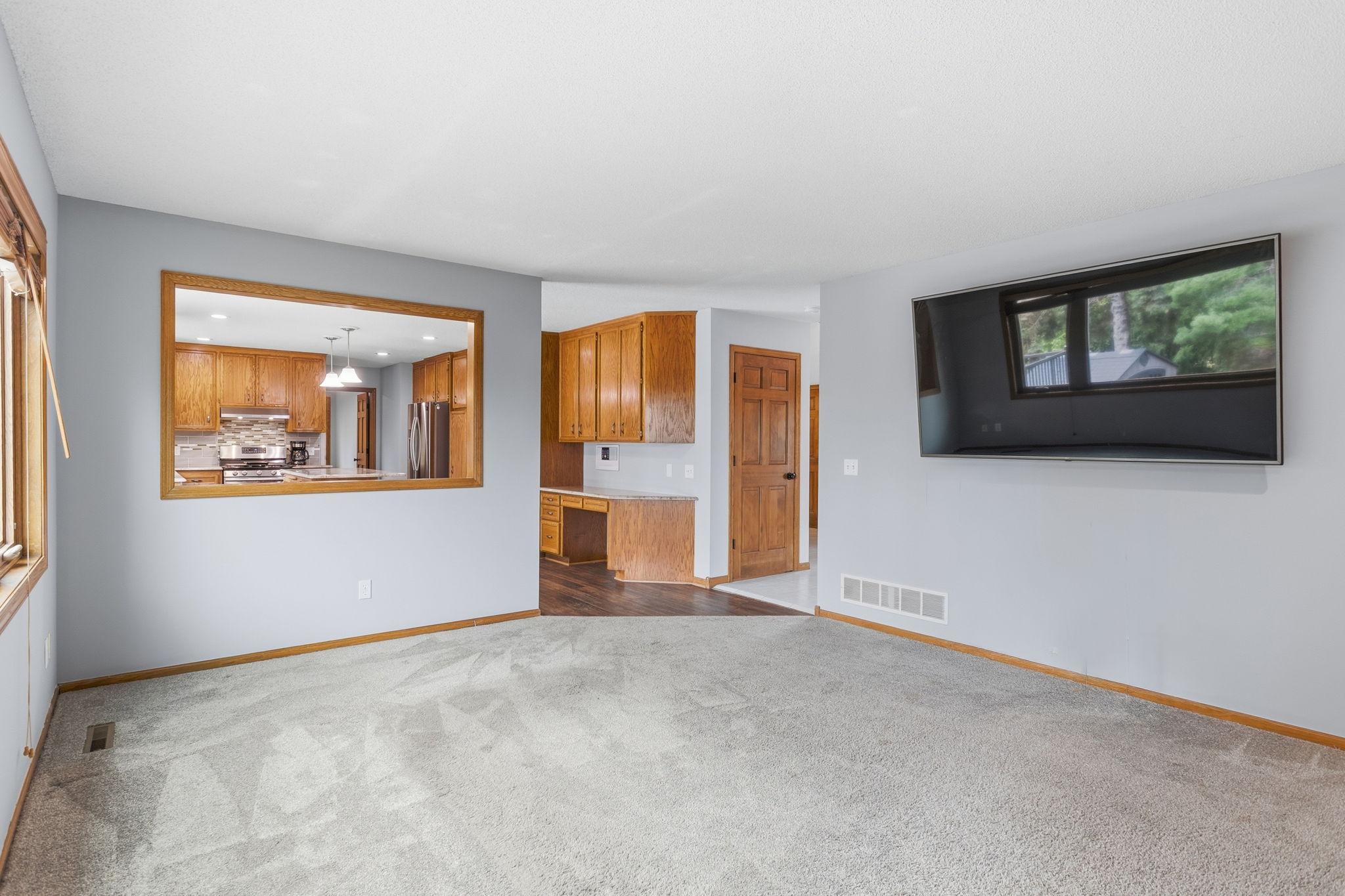 View of Residential at 1467 Kings Crest, Eagan MN 55122, Eagan (22 of 56) - Mike Wilen | Minnesota Team Real Estate