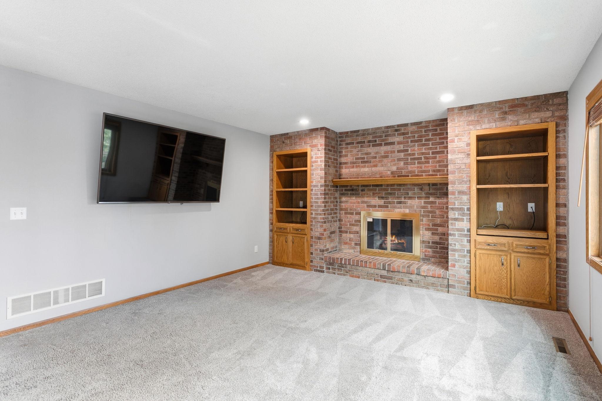 View of Residential at 1467 Kings Crest, Eagan MN 55122, Eagan (21 of 56) - Mike Wilen | Minnesota Team Real Estate
