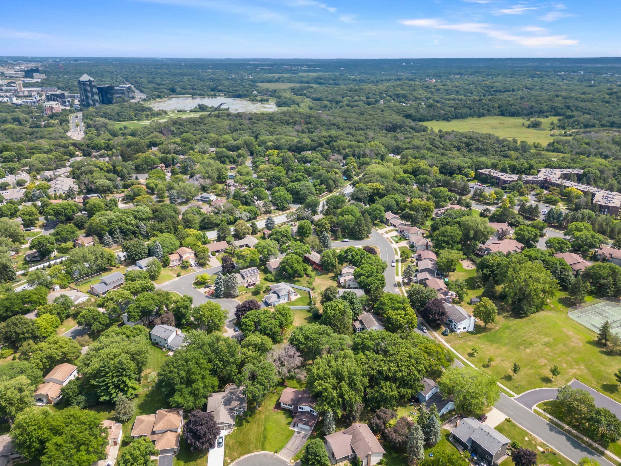 View of Residential at 8233 Nevada Circle, Bloomington MN 55438, Bloomington (33 of 36) - Mike Wilen | Minnesota Team Real Estate
