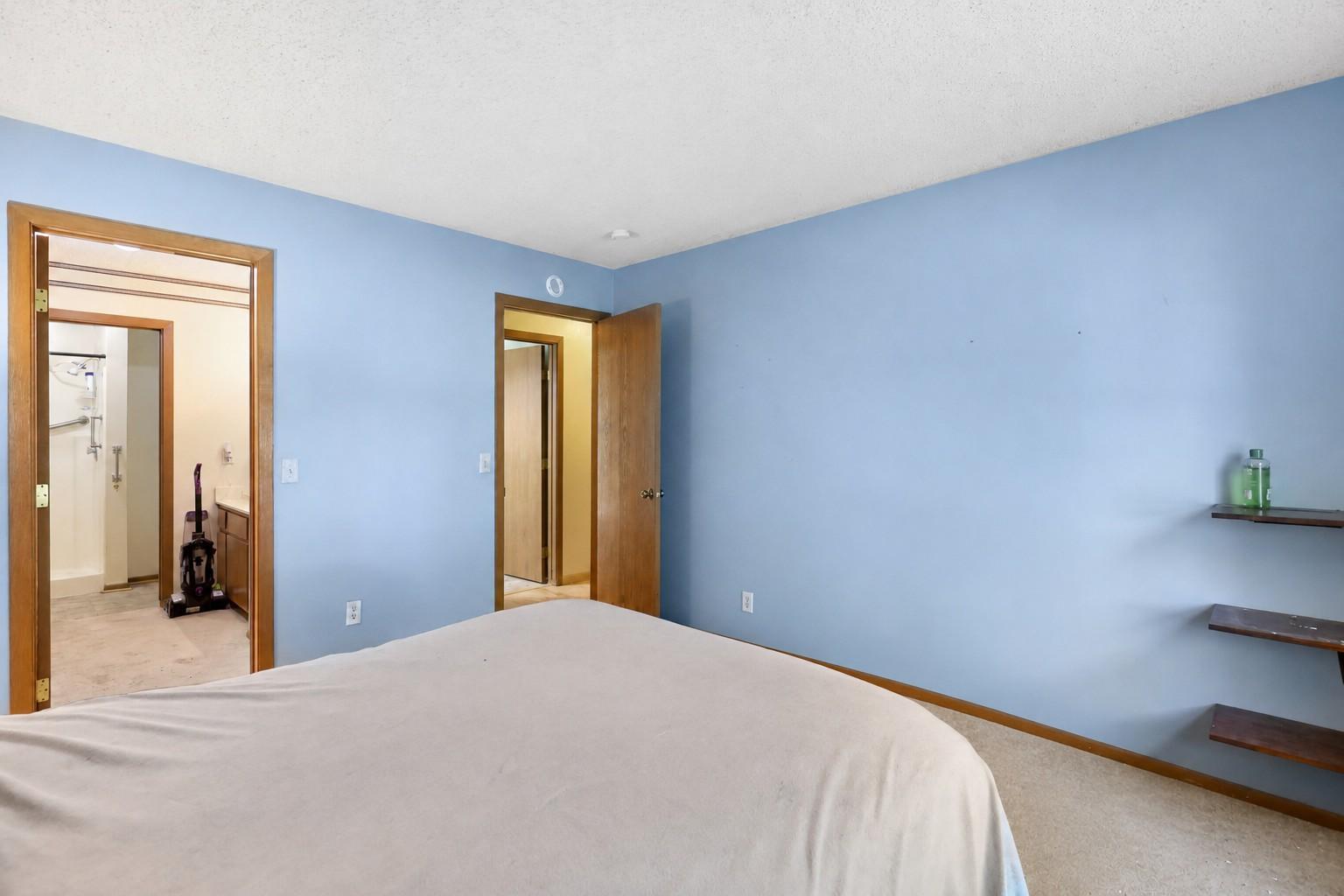 View of Residential at 990 Kensington Trail #107, Eagan MN 55123, Eagan (15 of 20) - Mike Wilen | Minnesota Team Real Estate