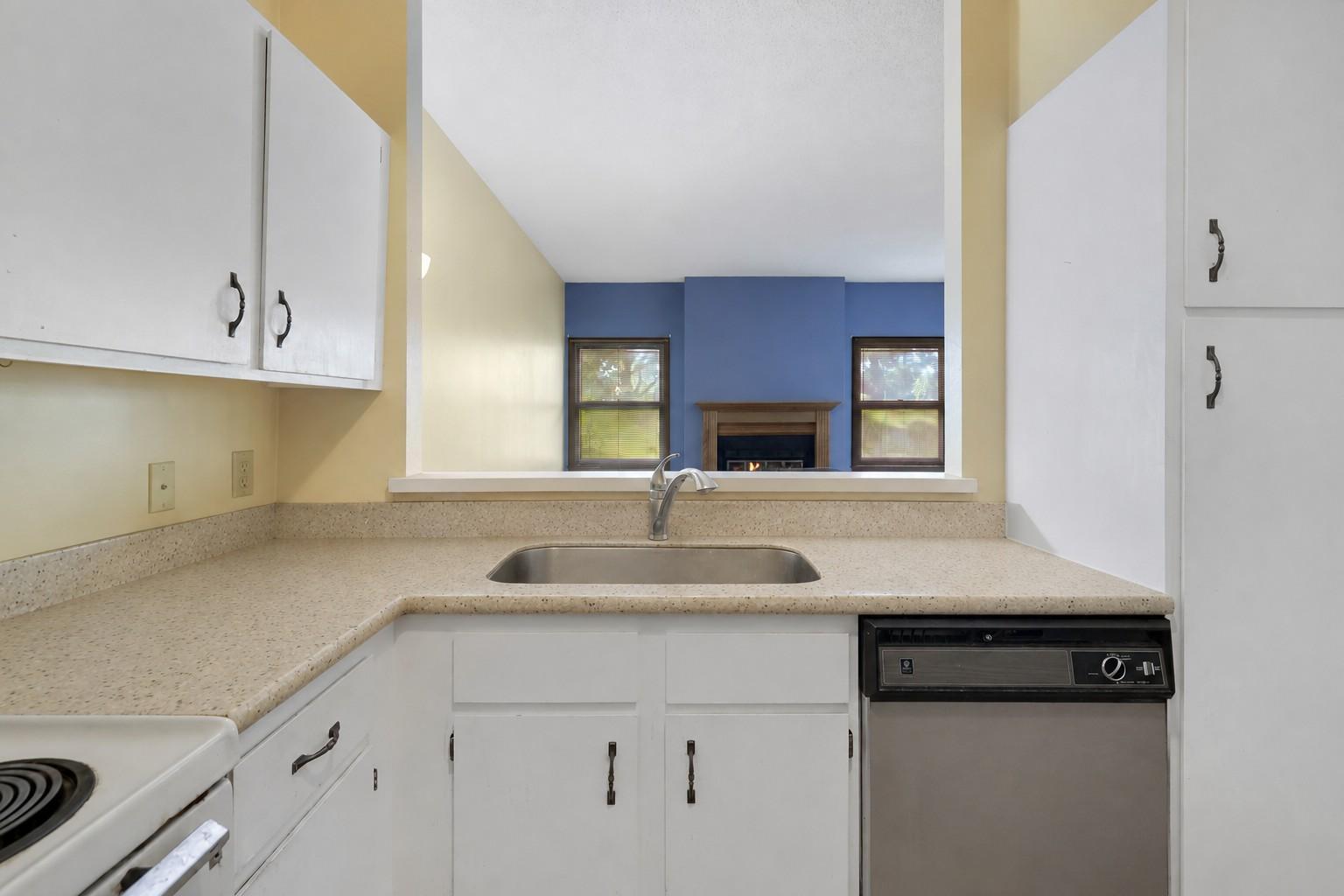 View of Residential at 990 Kensington Trail #107, Eagan MN 55123, Eagan (9 of 20) - Mike Wilen | Minnesota Team Real Estate