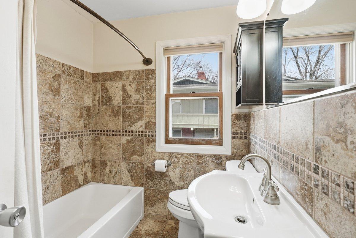 View of Residential at 4015 Wayzata Boulevard, Golden Valley MN 55416, Golden Valley (16 of 38) - Mike Wilen | Minnesota Team Real Estate
