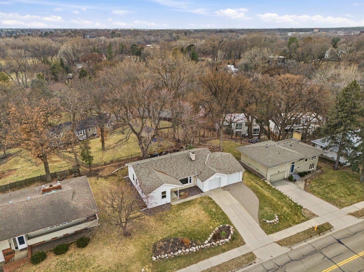 View of Residential at 4015 Wayzata Boulevard, Golden Valley MN 55416, Golden Valley (34 of 38) - Mike Wilen | Minnesota Team Real Estate
