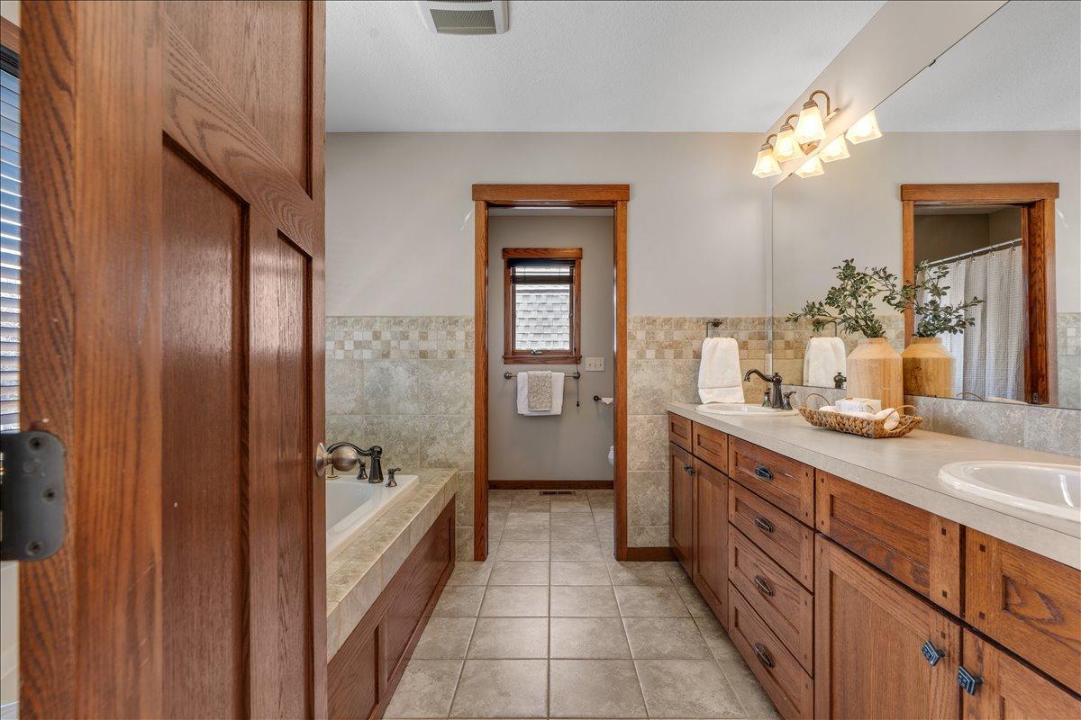 View of Residential at 16931 Lake Drive, Lakeville MN 55044, Lakeville (26 of 61) - Mike Wilen | Minnesota Team Real Estate