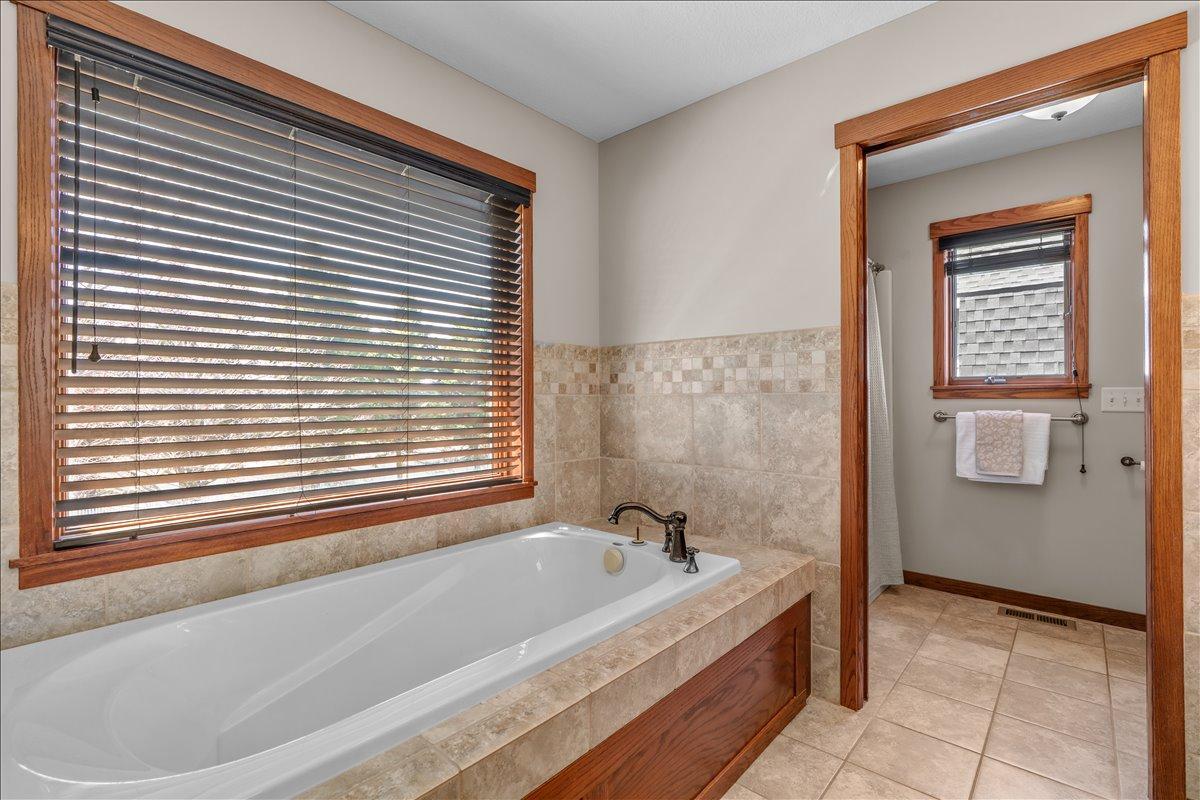 View of Residential at 16931 Lake Drive, Lakeville MN 55044, Lakeville (28 of 61) - Mike Wilen | Minnesota Team Real Estate