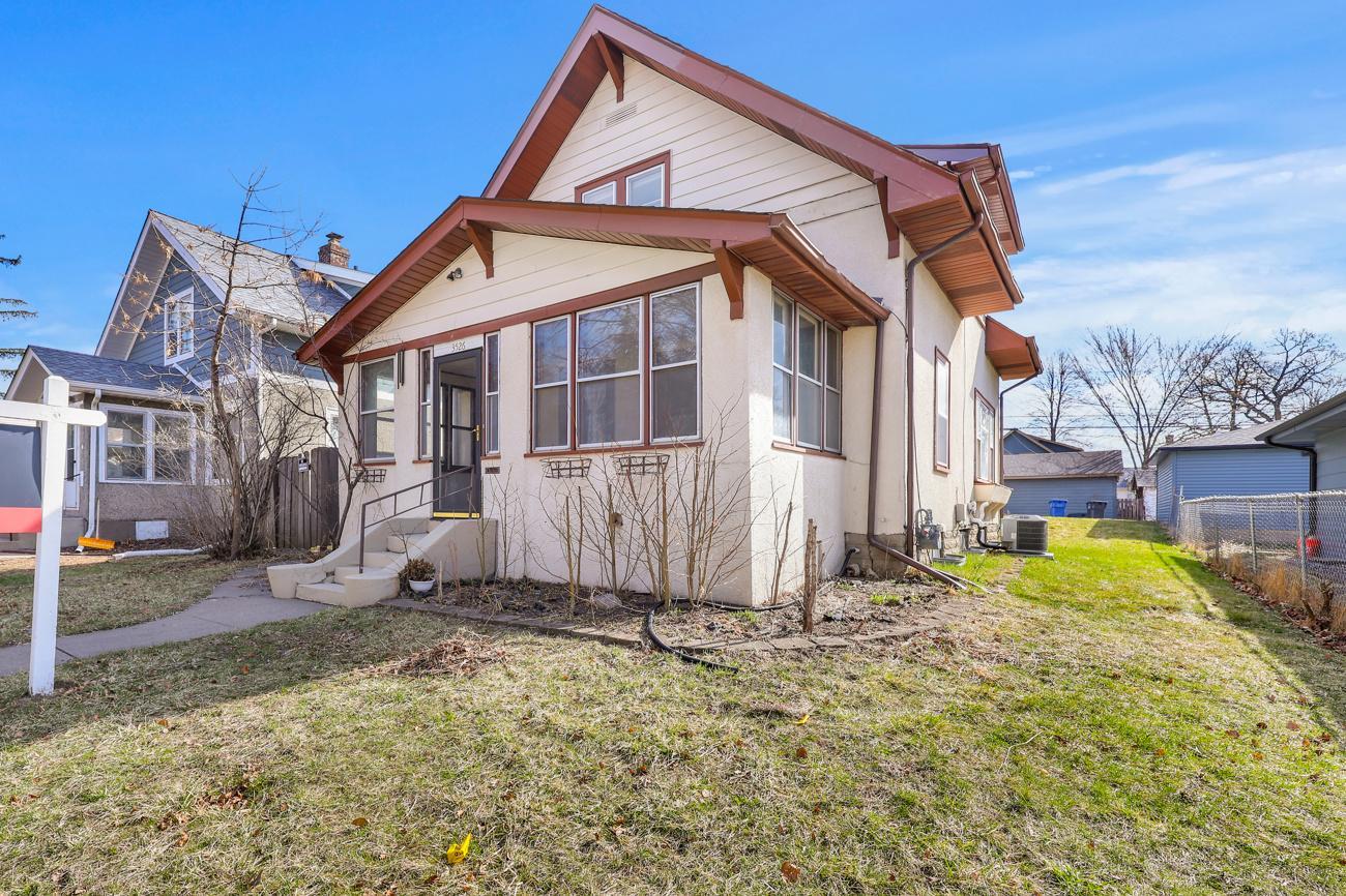 View of Residential at 3526 James Avenue, Minneapolis MN 55412, Minneapolis (26 of 29) - Mike Wilen | Minnesota Team Real Estate