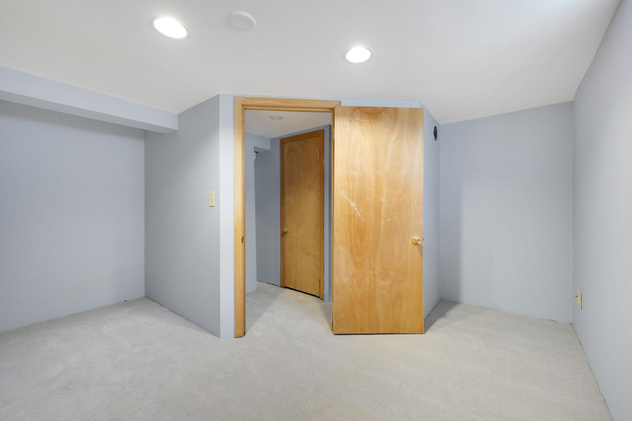 View of Residential at 3526 James Avenue, Minneapolis MN 55412, Minneapolis (21 of 29) - Mike Wilen | Minnesota Team Real Estate