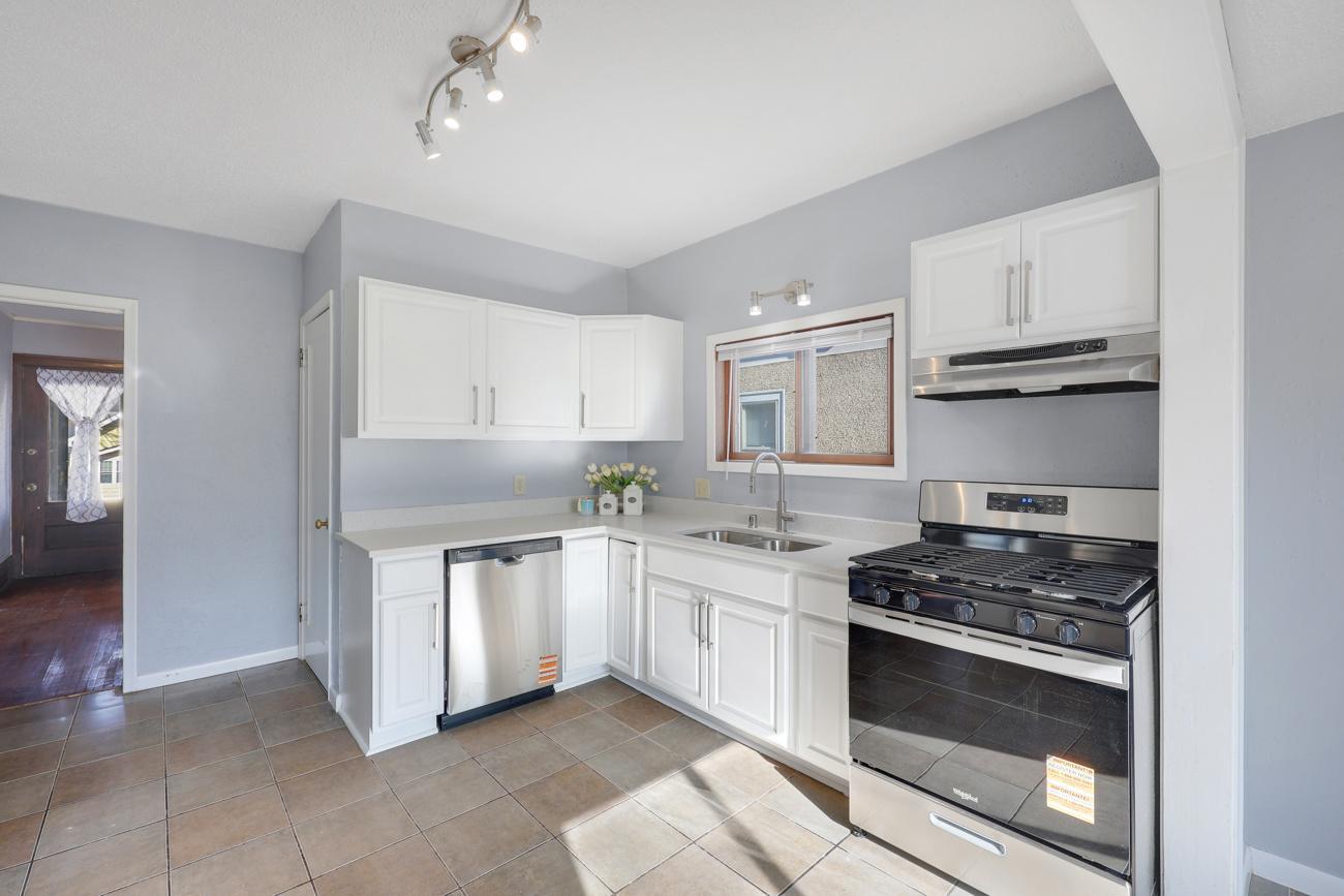 View of Residential at 3526 James Avenue, Minneapolis MN 55412, Minneapolis (9 of 29) - Mike Wilen | Minnesota Team Real Estate