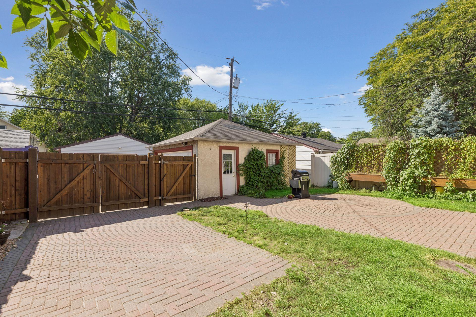 View of Residential at 4027 Penn Avenue, Minneapolis MN 55412, Minneapolis (41 of 43) - Mike Wilen | Minnesota Team Real Estate