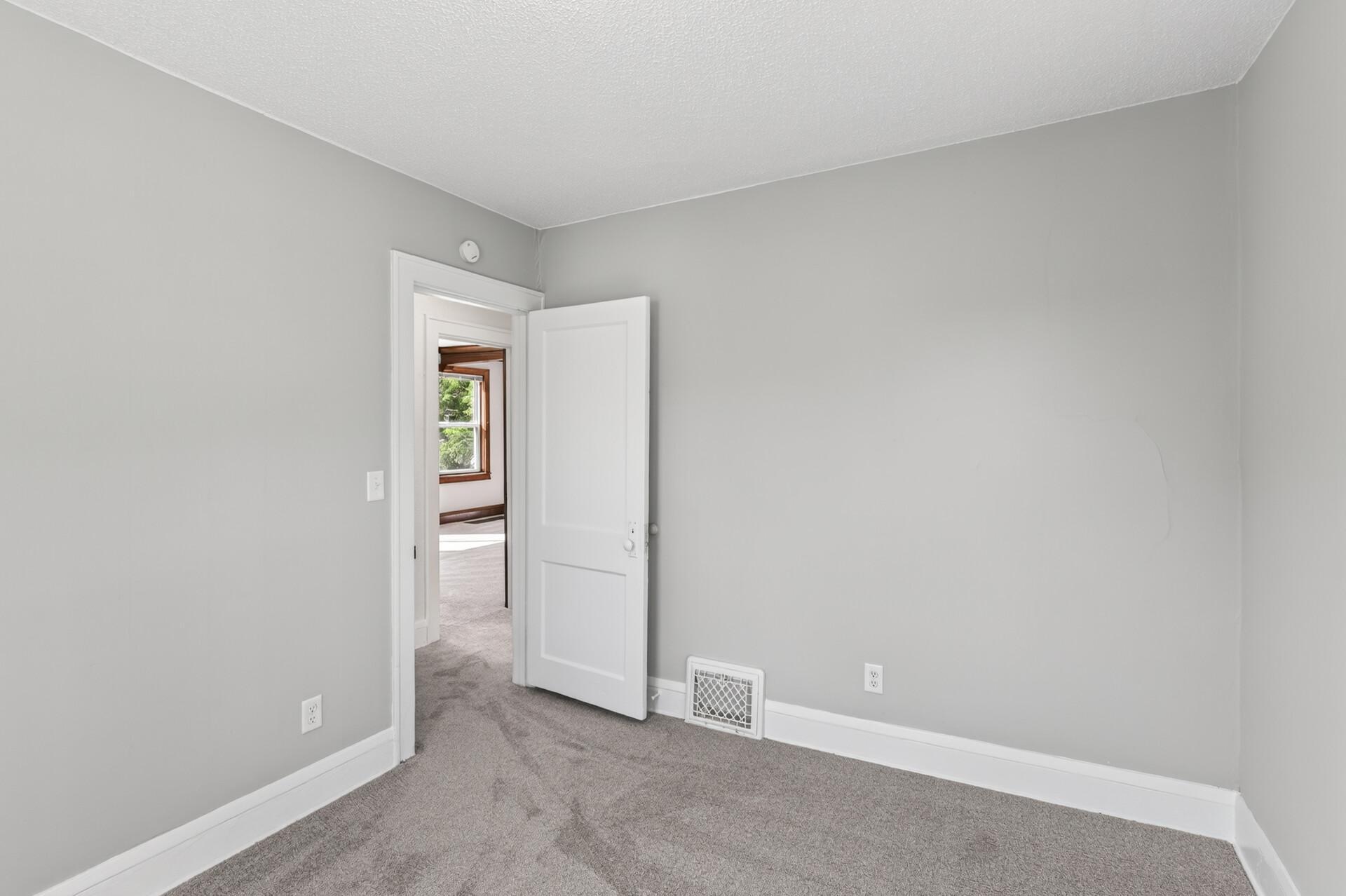 View of Residential at 2346 Ferrant Place, Minneapolis MN 55411, Minneapolis (22 of 41) - Mike Wilen | Minnesota Team Real Estate