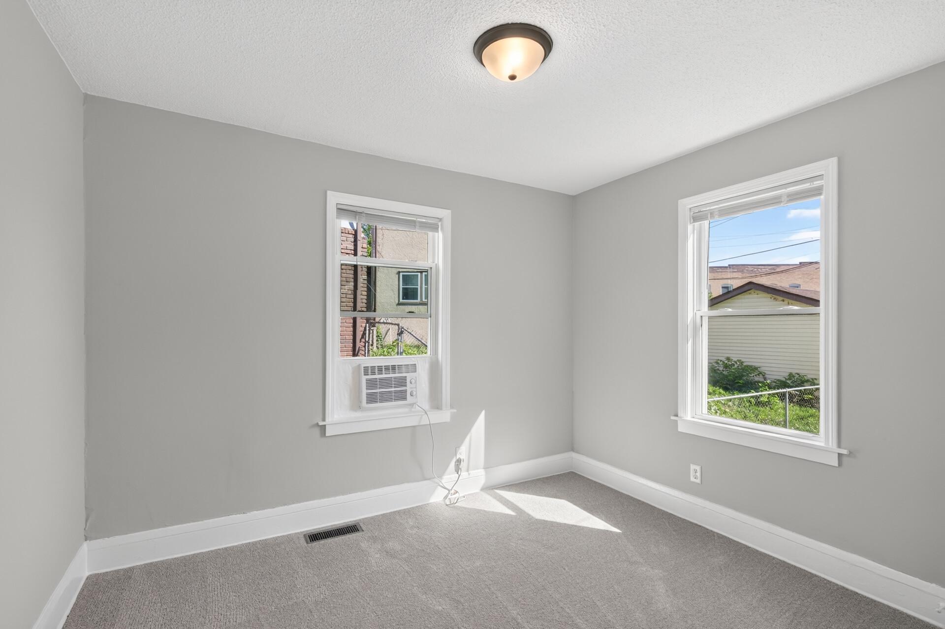 View of Residential at 2346 Ferrant Place, Minneapolis MN 55411, Minneapolis (21 of 41) - Mike Wilen | Minnesota Team Real Estate