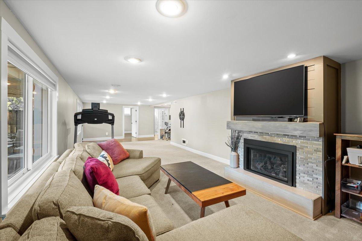 View of Residential at 3341 Decatur Lane, Saint Louis Park MN 55426, Saint Louis Park (23 of 33) - Mike Wilen | Minnesota Team Real Estate