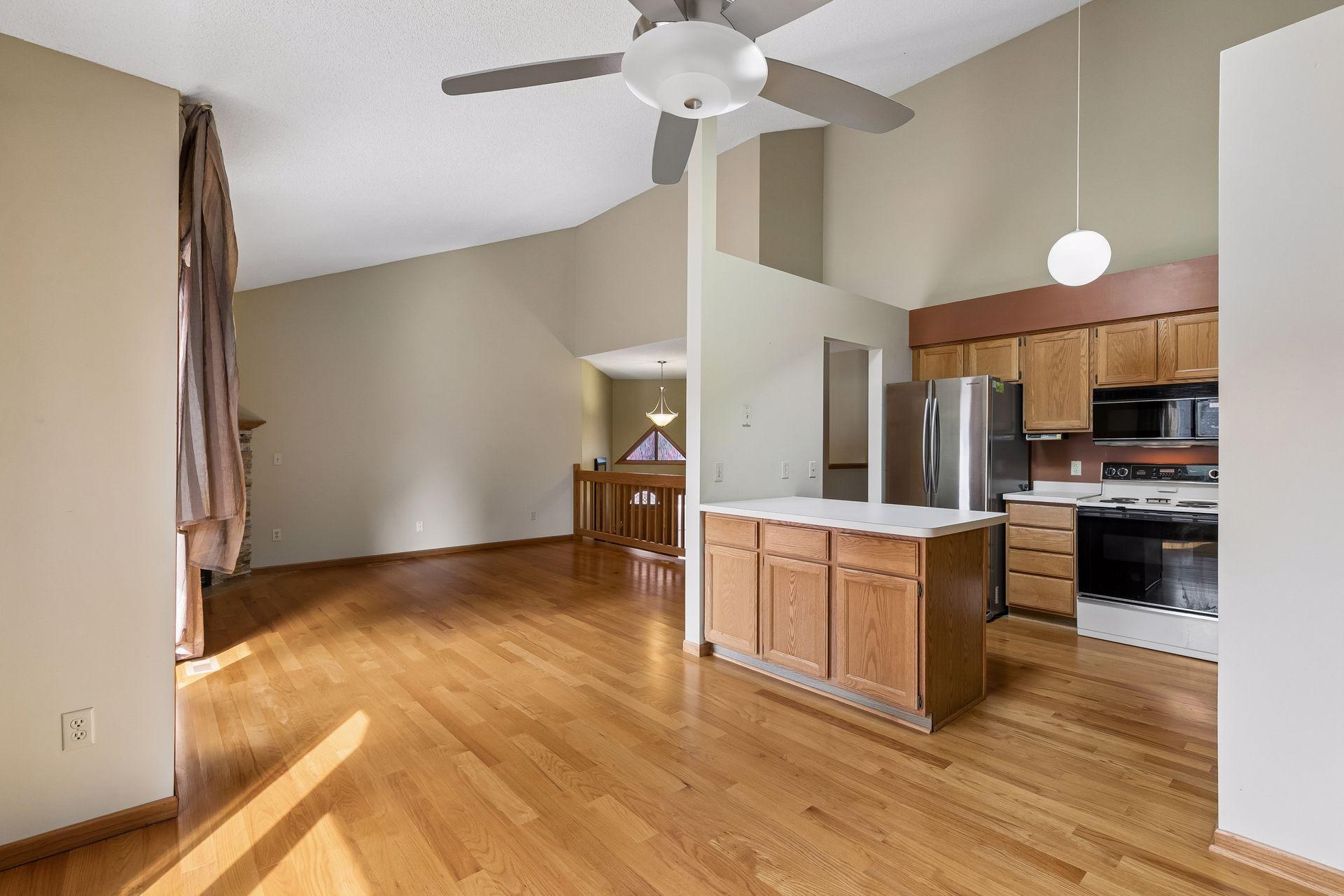 View of Residential at 12526 Parkwood Drive, Burnsville MN 55337, Burnsville (11 of 34) - Mike Wilen | Minnesota Team Real Estate