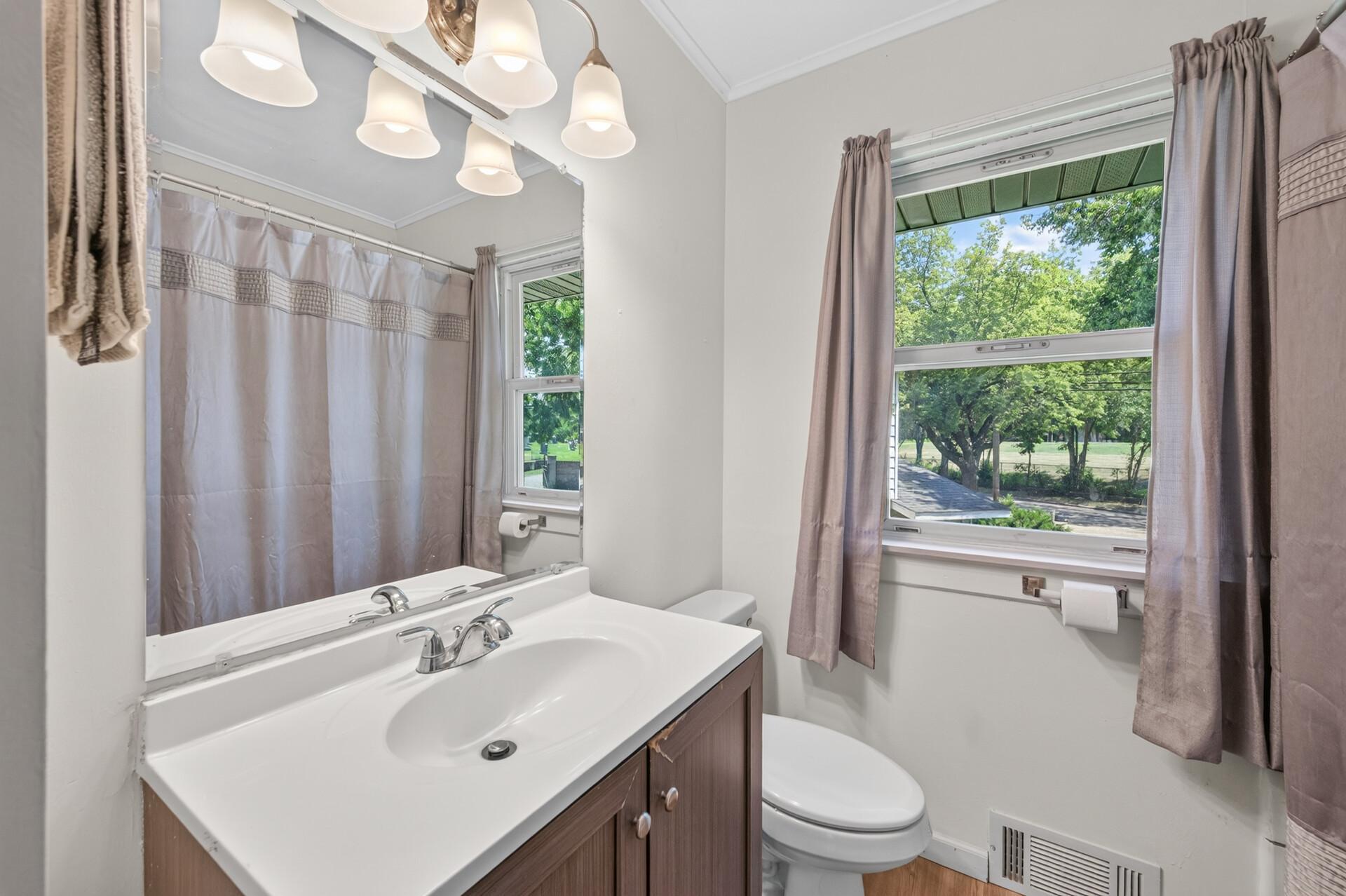 View of Residential at 725 California Avenue, Saint Paul MN 55106, Saint Paul (6 of 16) - Mike Wilen | Minnesota Team Real Estate