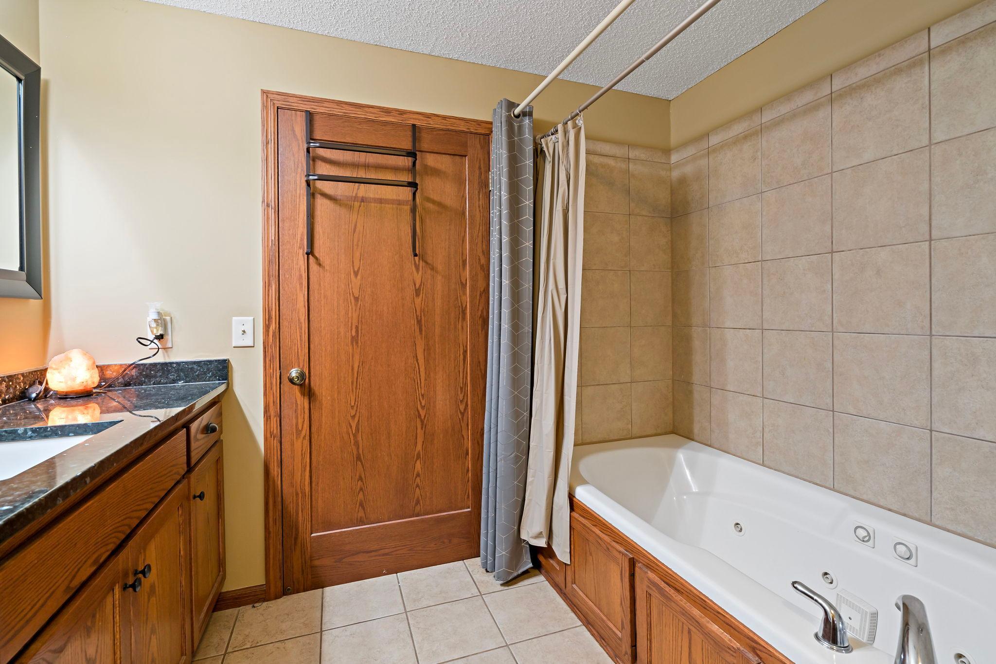 View of Residential at 1371 Holly Avenue, Oakdale MN 55128, Oakdale (28 of 42) - Mike Wilen | Minnesota Team Real Estate