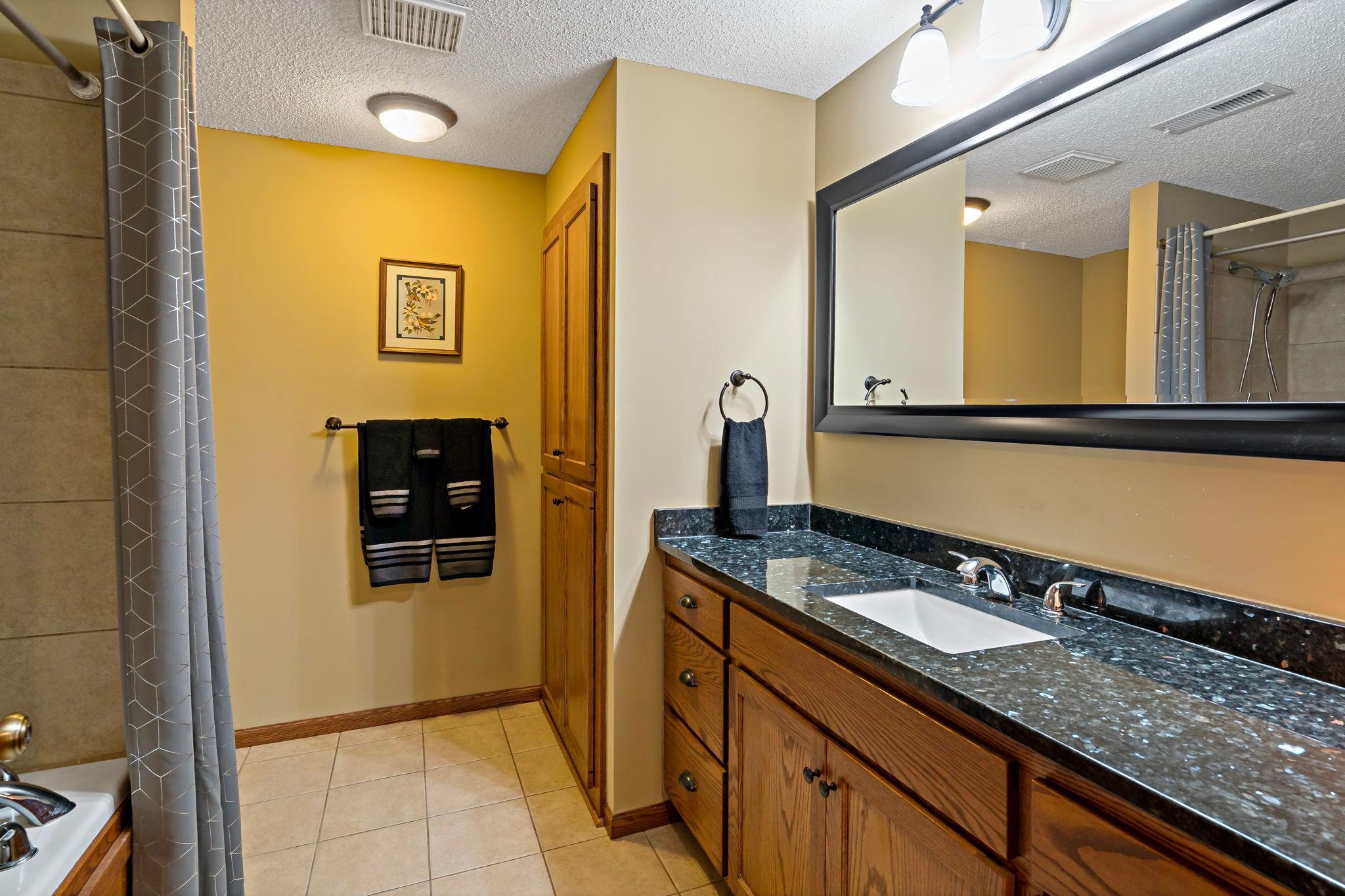 View of Residential at 1371 Holly Avenue, Oakdale MN 55128, Oakdale (27 of 42) - Mike Wilen | Minnesota Team Real Estate