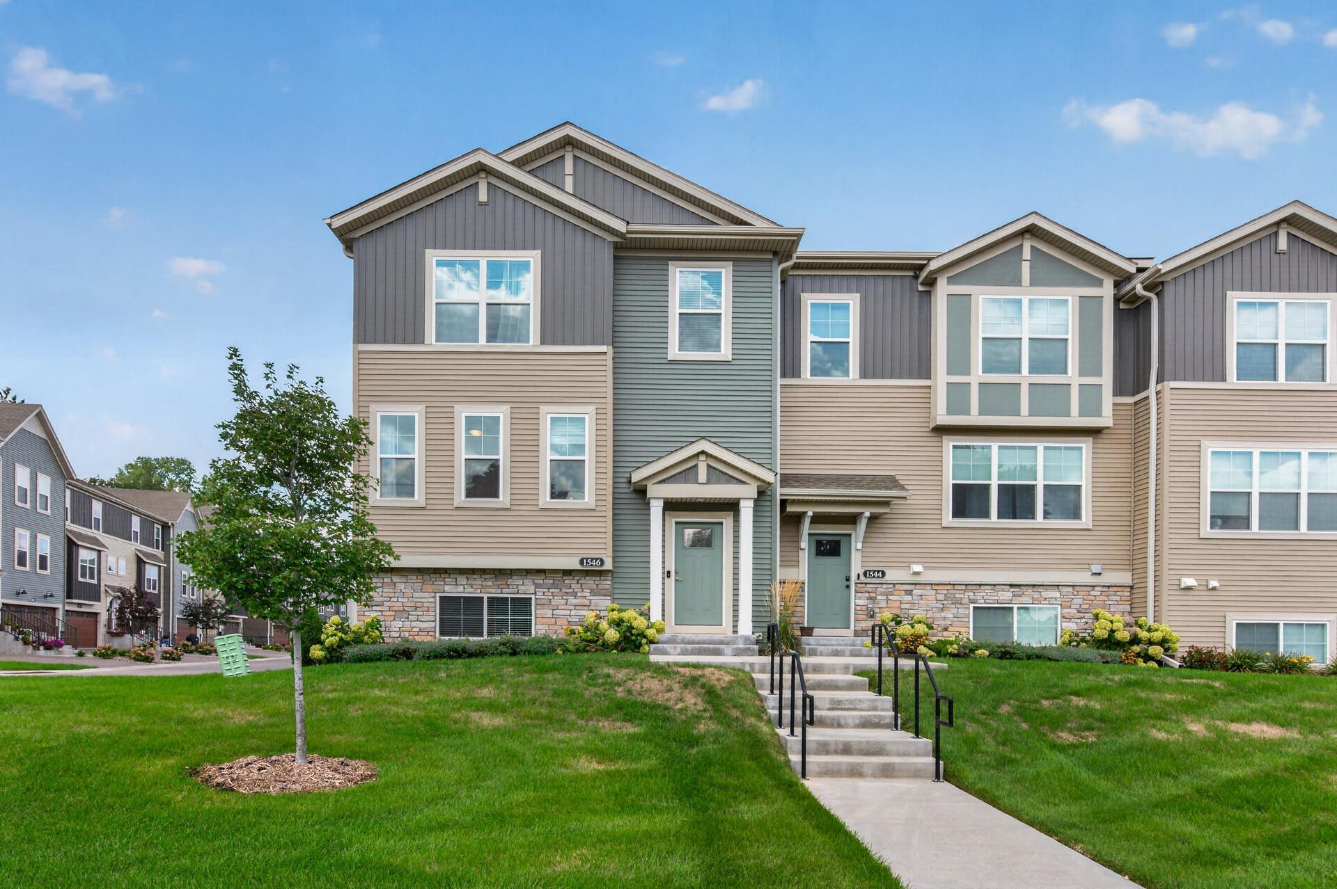 View of (TH) Side x Side at 1546 Timberwood Lane, West Saint Paul - Mike Wilen | Minnesota Team Real Estate