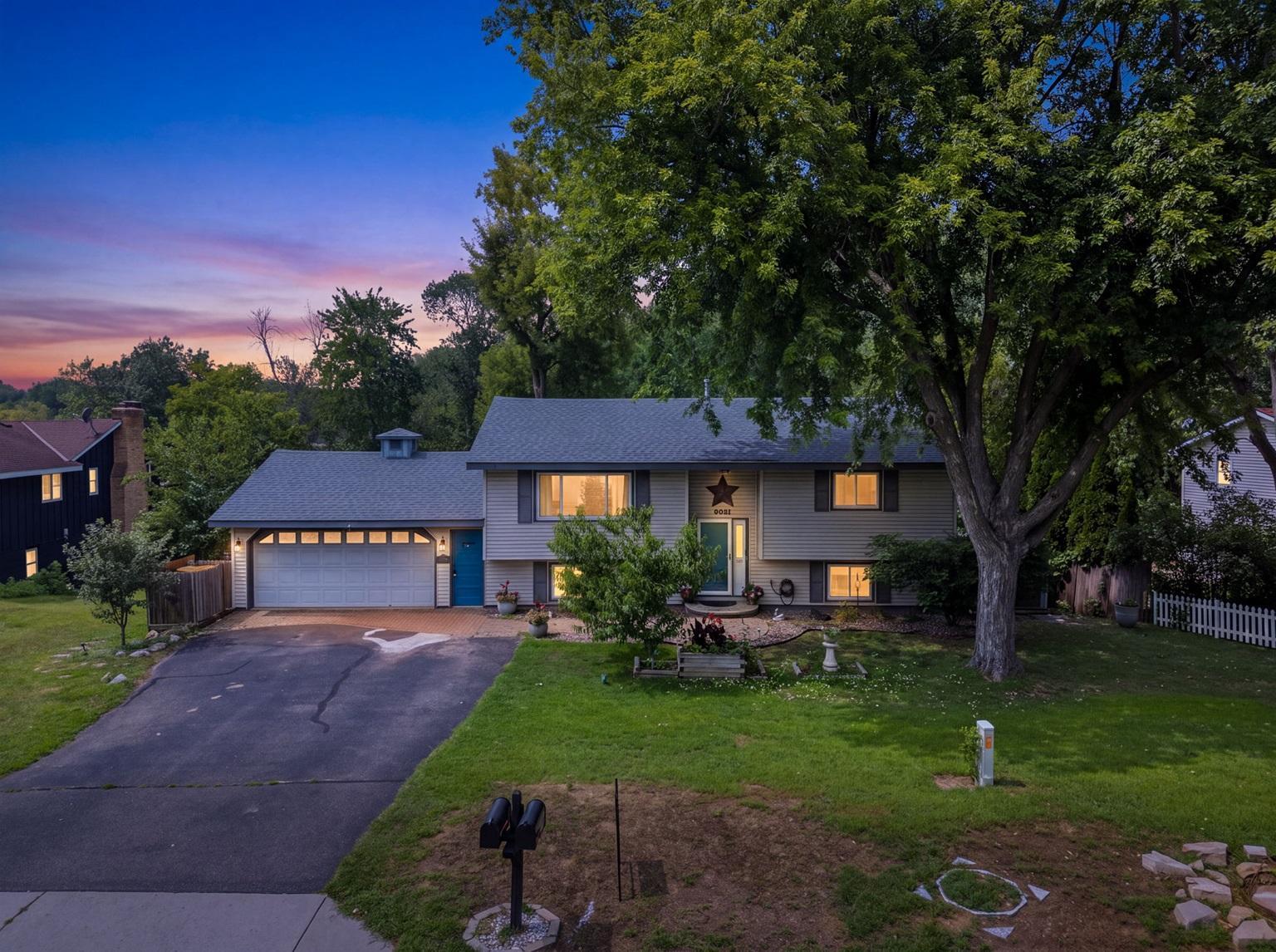 View of Single Family at 6441 Edgemont Boulevard, Brooklyn Park - Mike Wilen | Minnesota Team Real Estate