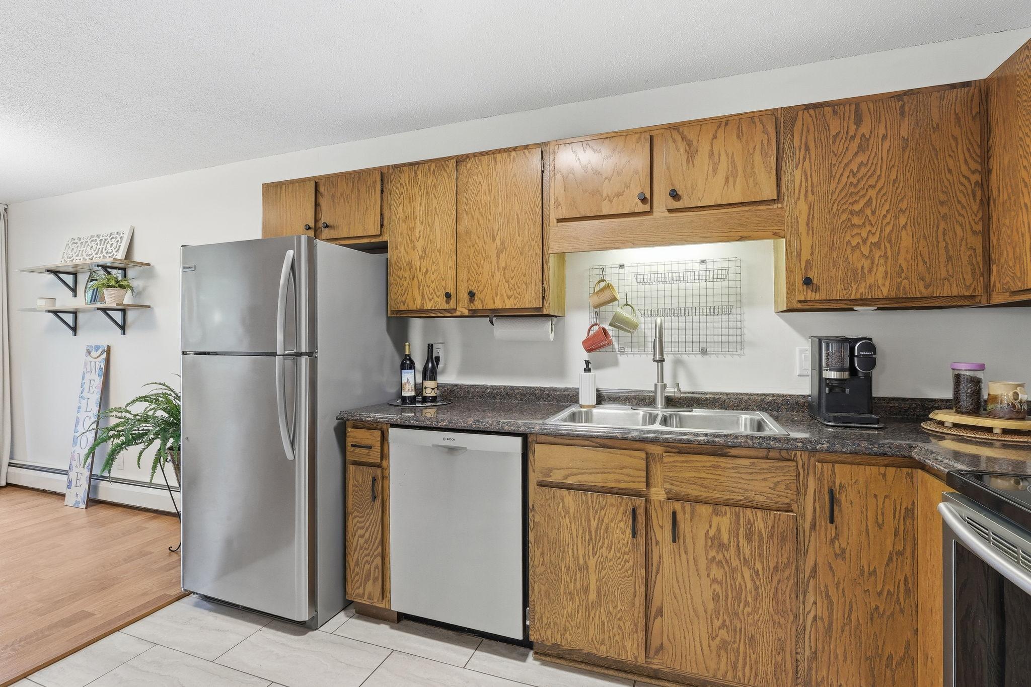 View of Residential at 7601 101st Street #114, Bloomington MN 55438, Bloomington (4 of 28) - Mike Wilen | Minnesota Team Real Estate