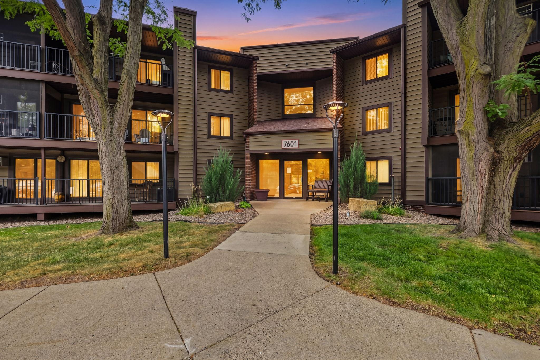 View of Residential at 7601 101st Street #114, Bloomington MN 55438, Bloomington (27 of 28) - Mike Wilen | Minnesota Team Real Estate