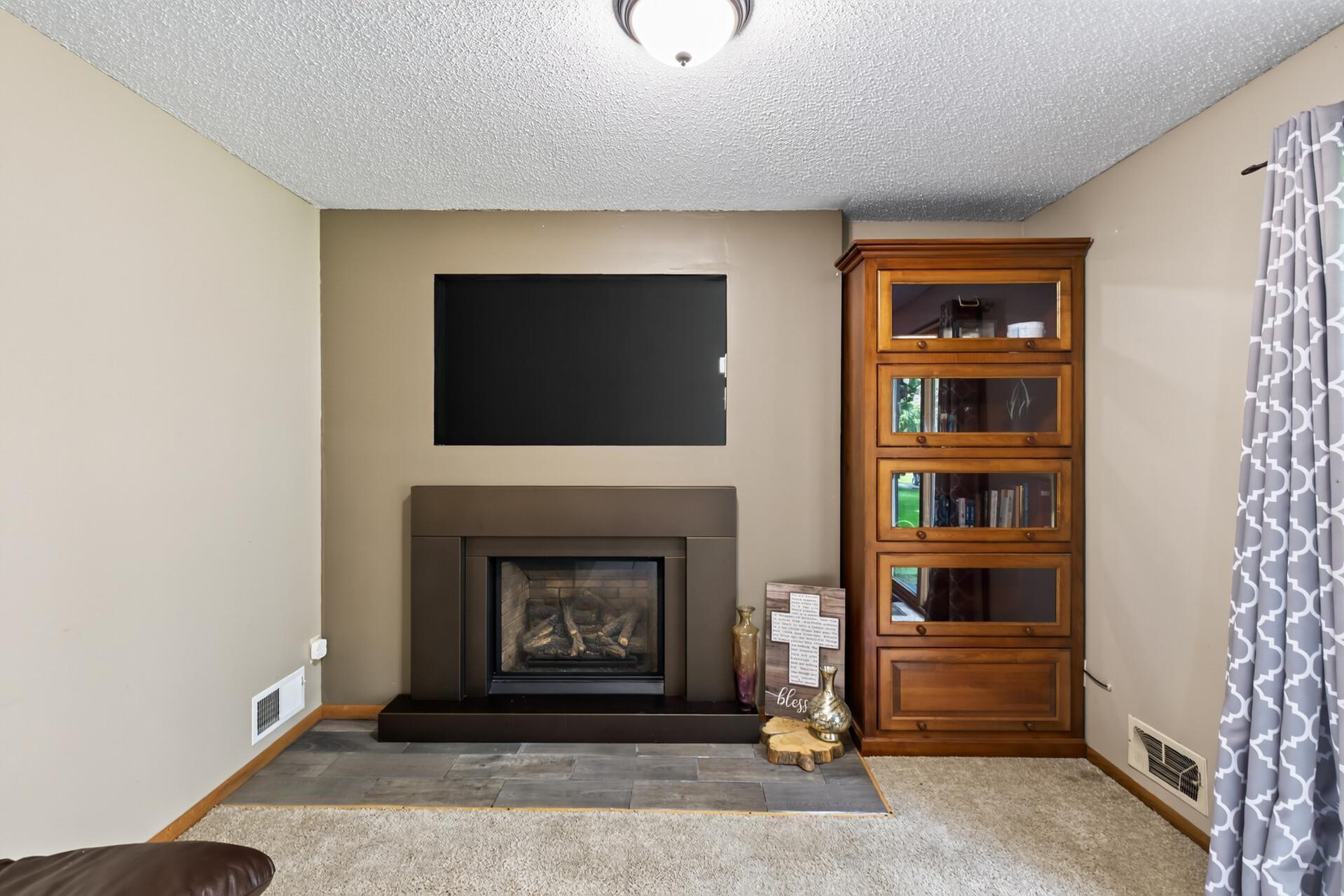 View of Residential at 9844 Butternut Street, Coon Rapids MN 55448, Coon Rapids (9 of 42) - Mike Wilen | Minnesota Team Real Estate
