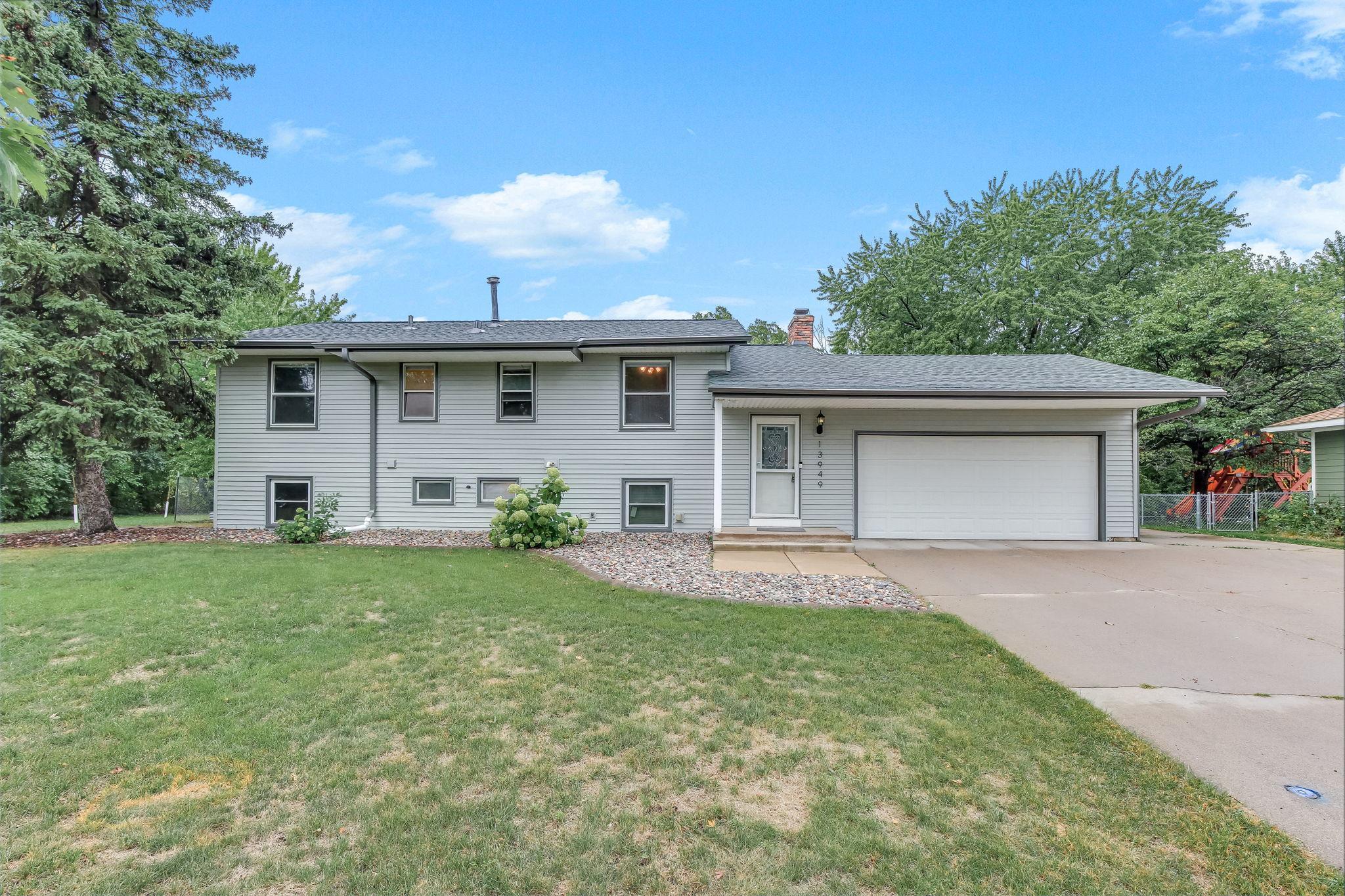 View of Single Family at 13949 Gauntlet Court, Apple Valley - Mike Wilen | Minnesota Team Real Estate
