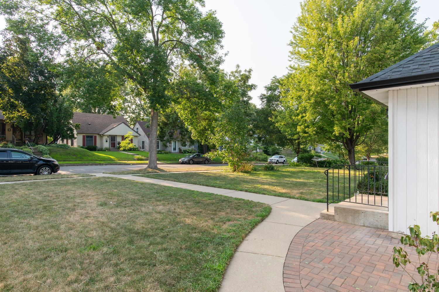 View of Residential at 2821 Edgewood Avenue, Saint Louis Park MN 55426, Saint Louis Park (30 of 32) - Mike Wilen | Minnesota Team Real Estate