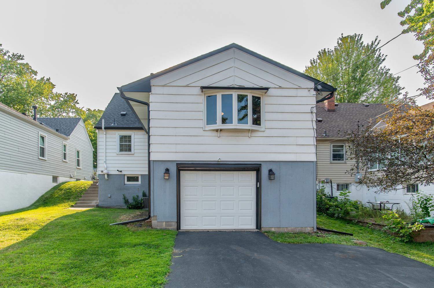View of Residential at 2821 Edgewood Avenue, Saint Louis Park MN 55426, Saint Louis Park (29 of 32) - Mike Wilen | Minnesota Team Real Estate