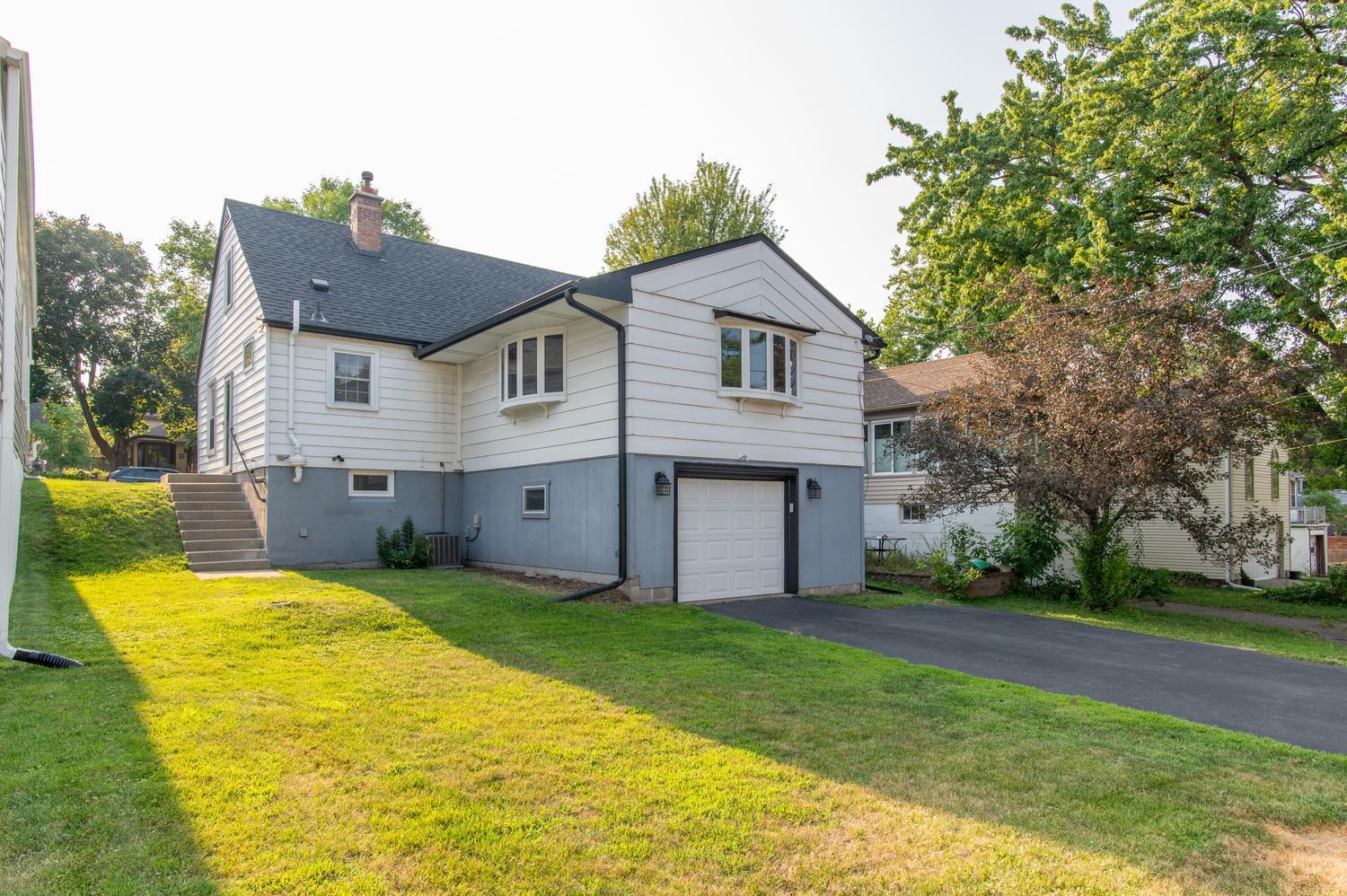 View of Residential at 2821 Edgewood Avenue, Saint Louis Park MN 55426, Saint Louis Park (4 of 32) - Mike Wilen | Minnesota Team Real Estate