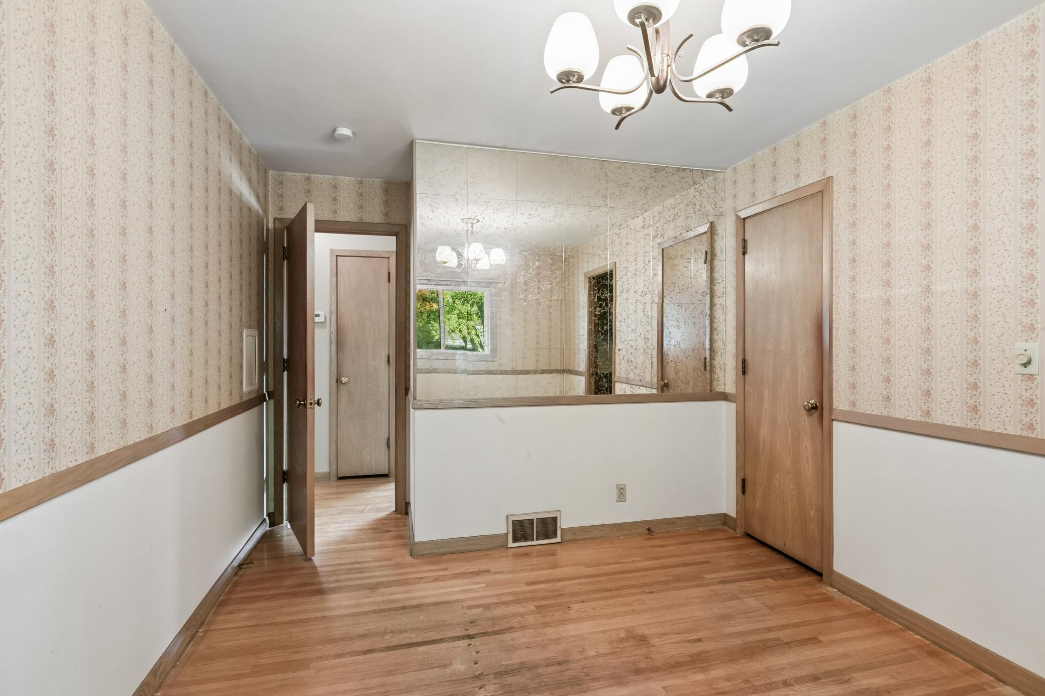 View of Residential at 5737 Northport Drive, Brooklyn Center MN 55429, Brooklyn Center (17 of 50) - Mike Wilen | Minnesota Team Real Estate