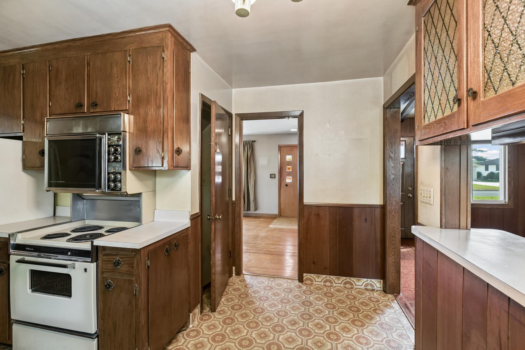 View of Residential at 5737 Northport Drive, Brooklyn Center MN 55429, Brooklyn Center (8 of 50) - Mike Wilen | Minnesota Team Real Estate