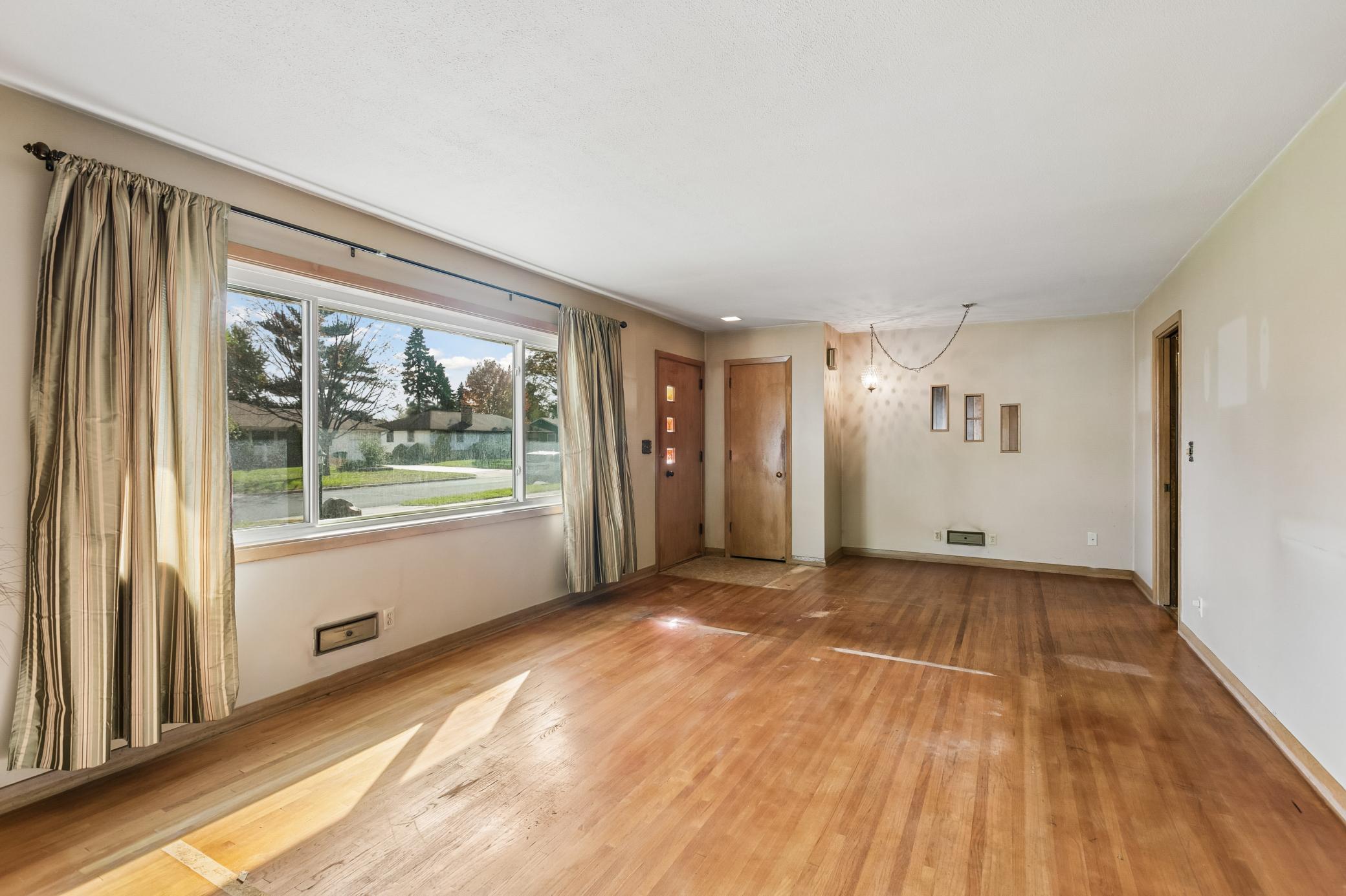 View of Residential at 5737 Northport Drive, Brooklyn Center MN 55429, Brooklyn Center (6 of 50) - Mike Wilen | Minnesota Team Real Estate