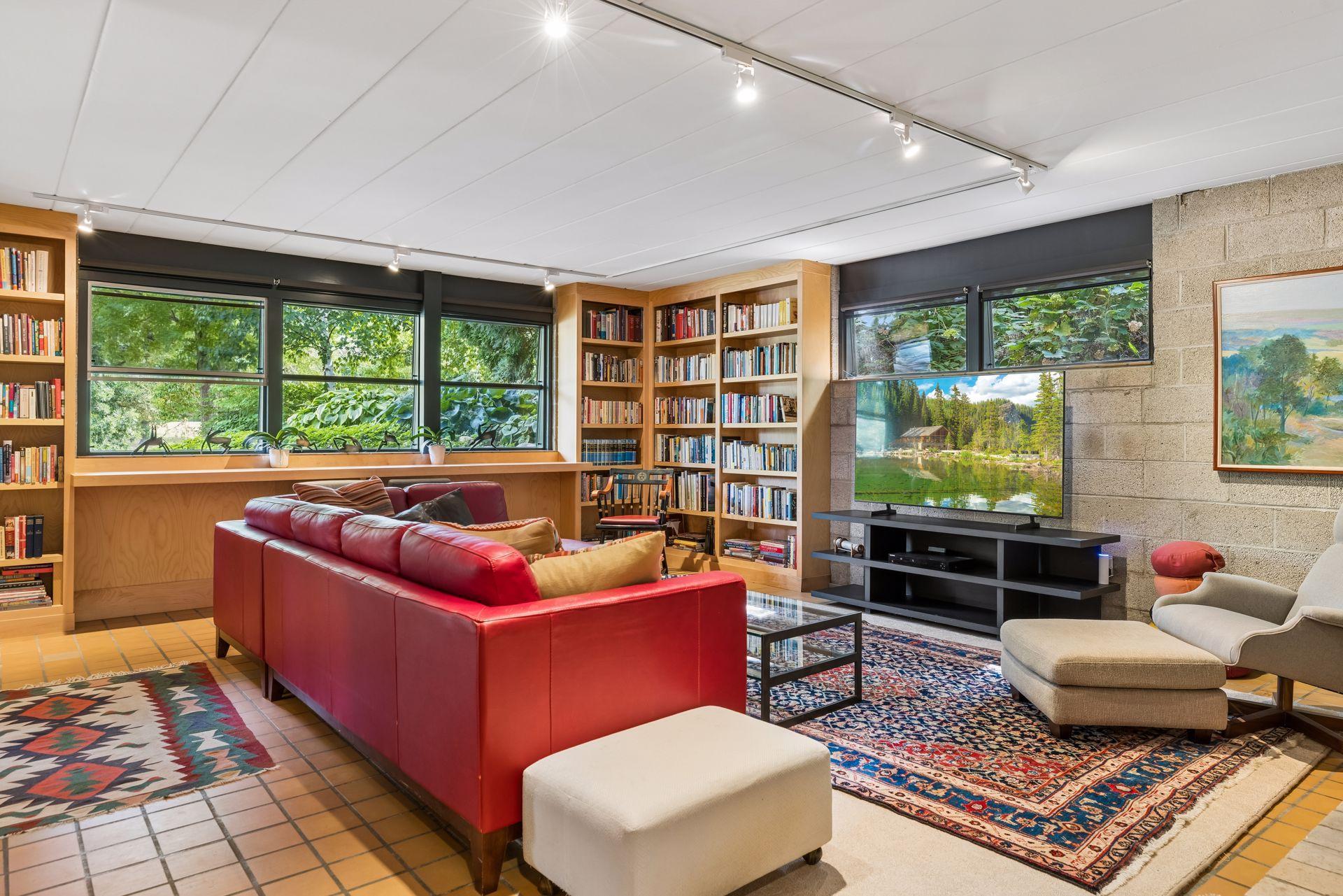 View of Residential at 1722 Oliver Avenue, Minneapolis MN 55405, Minneapolis (47 of 61) - Mike Wilen | Minnesota Team Real Estate